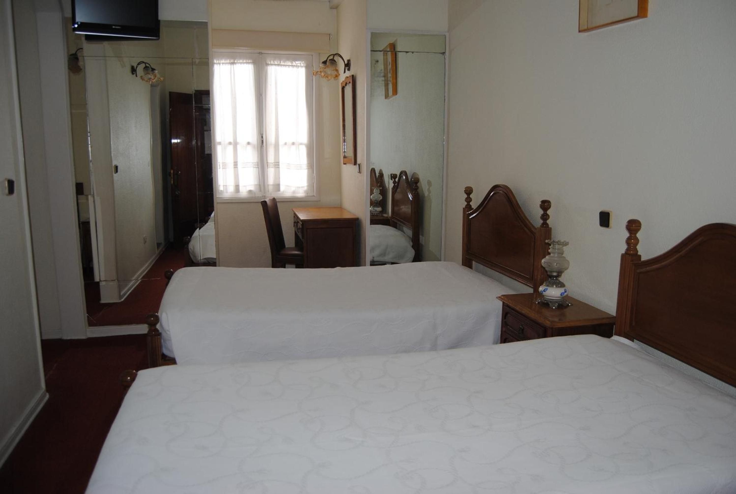 Triple Room - Photo 8