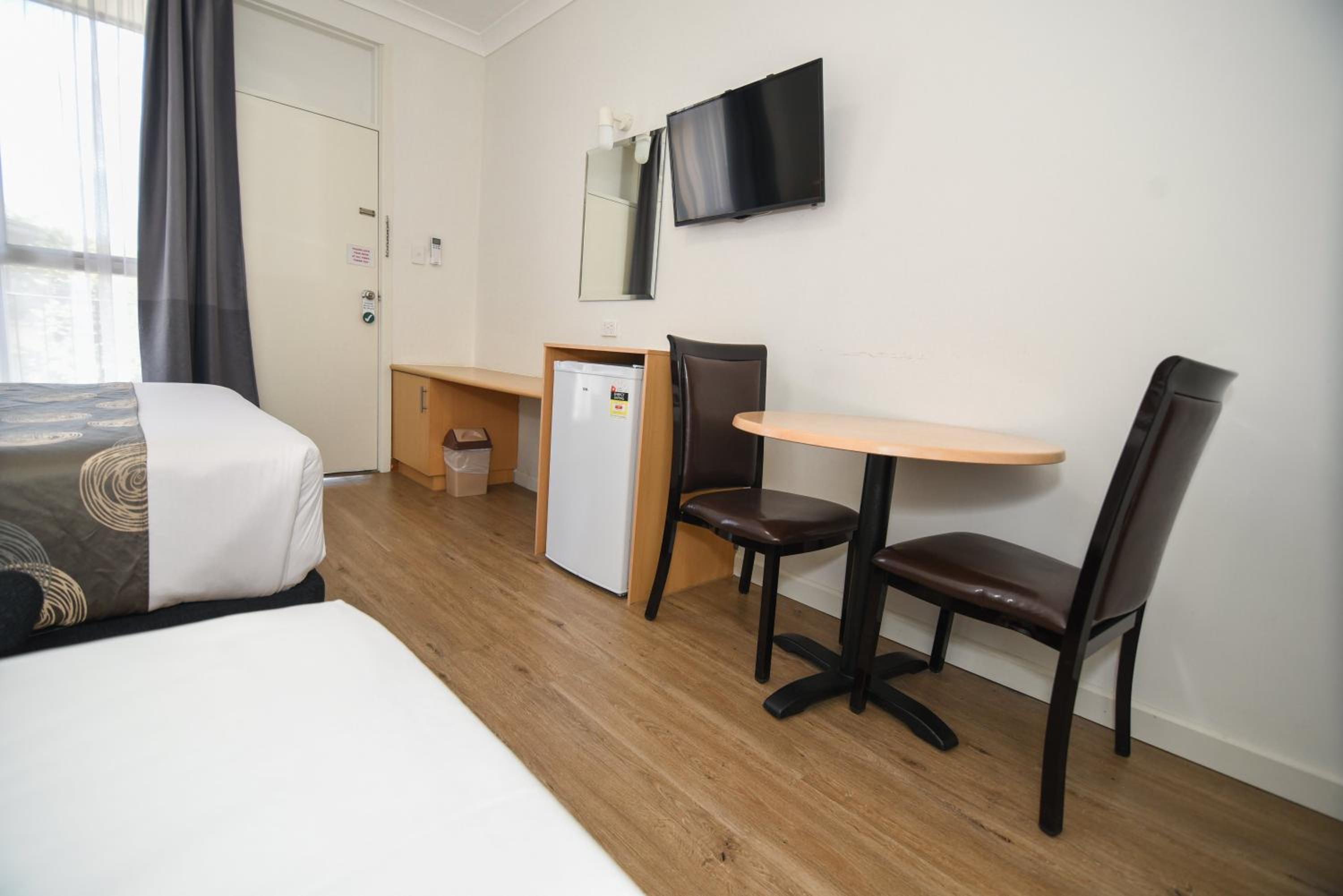 Deluxe Room - Photo 7