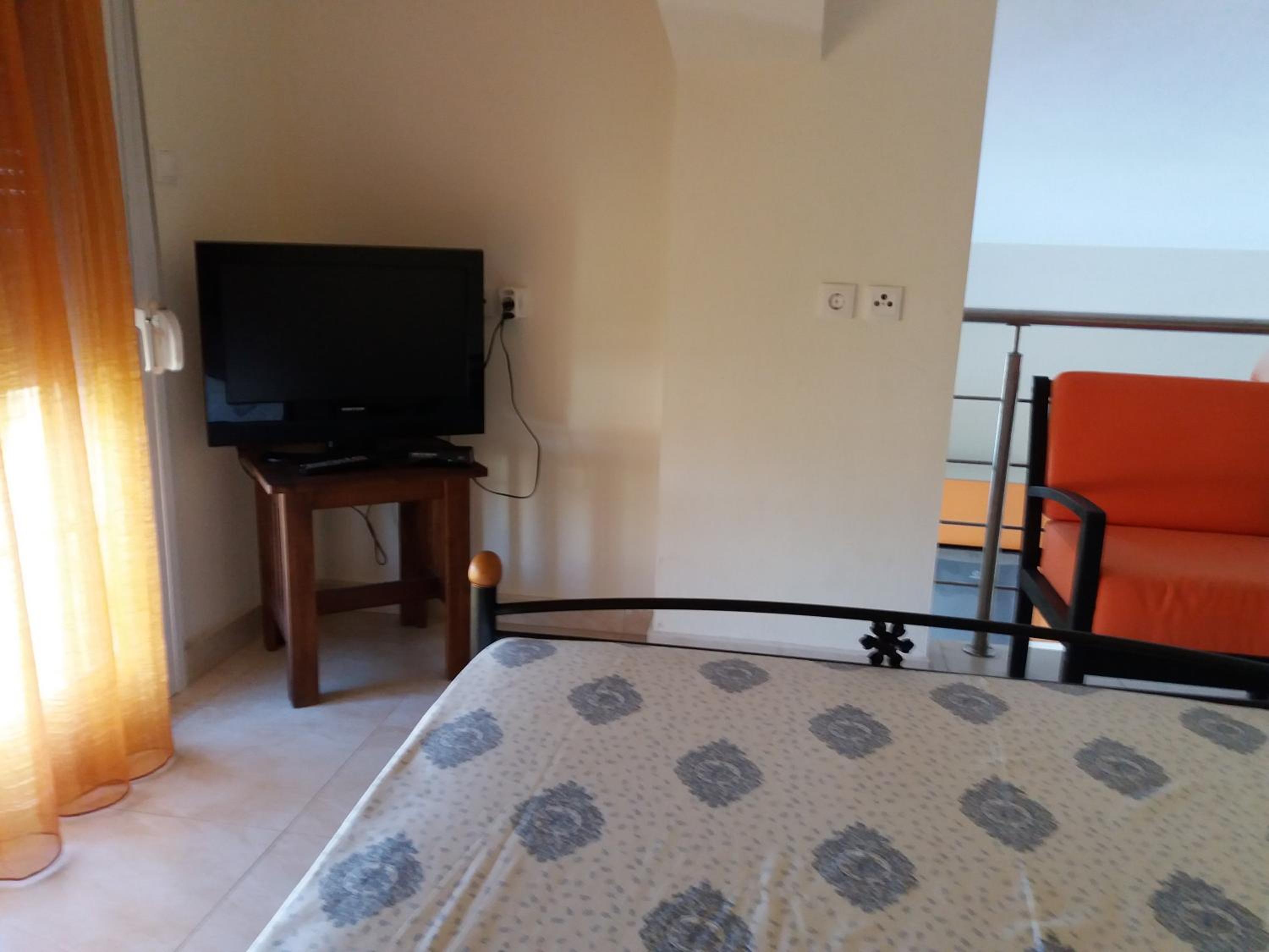 Maisonette photo 2