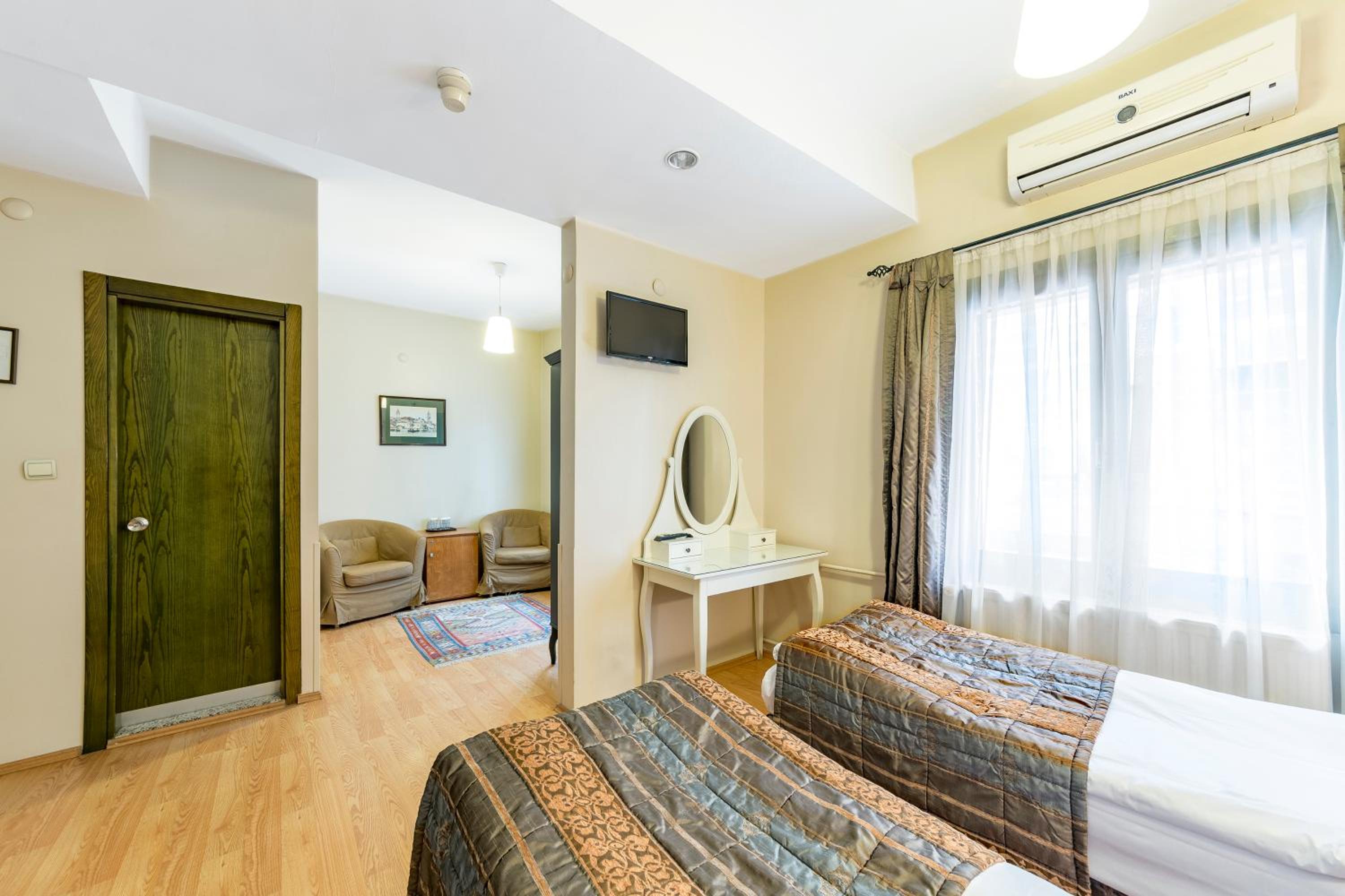 Triple Room photo 1