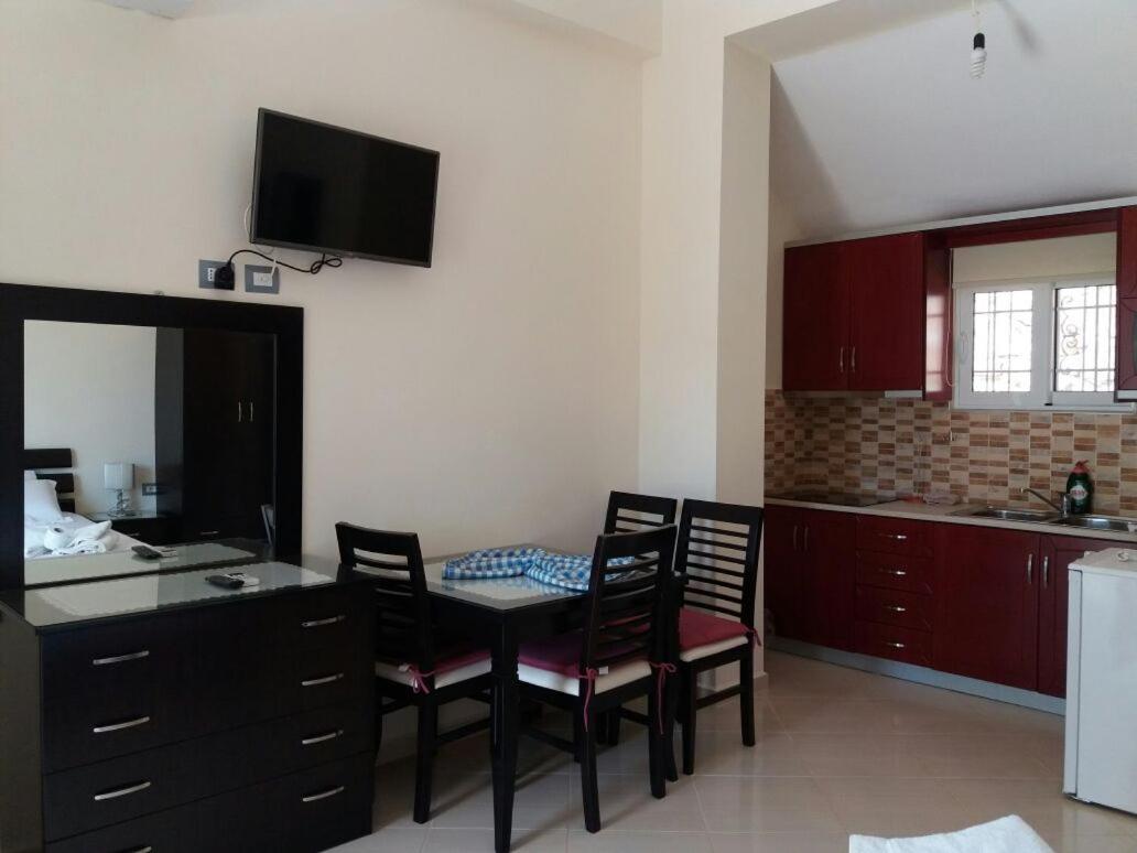 Villa photo 2