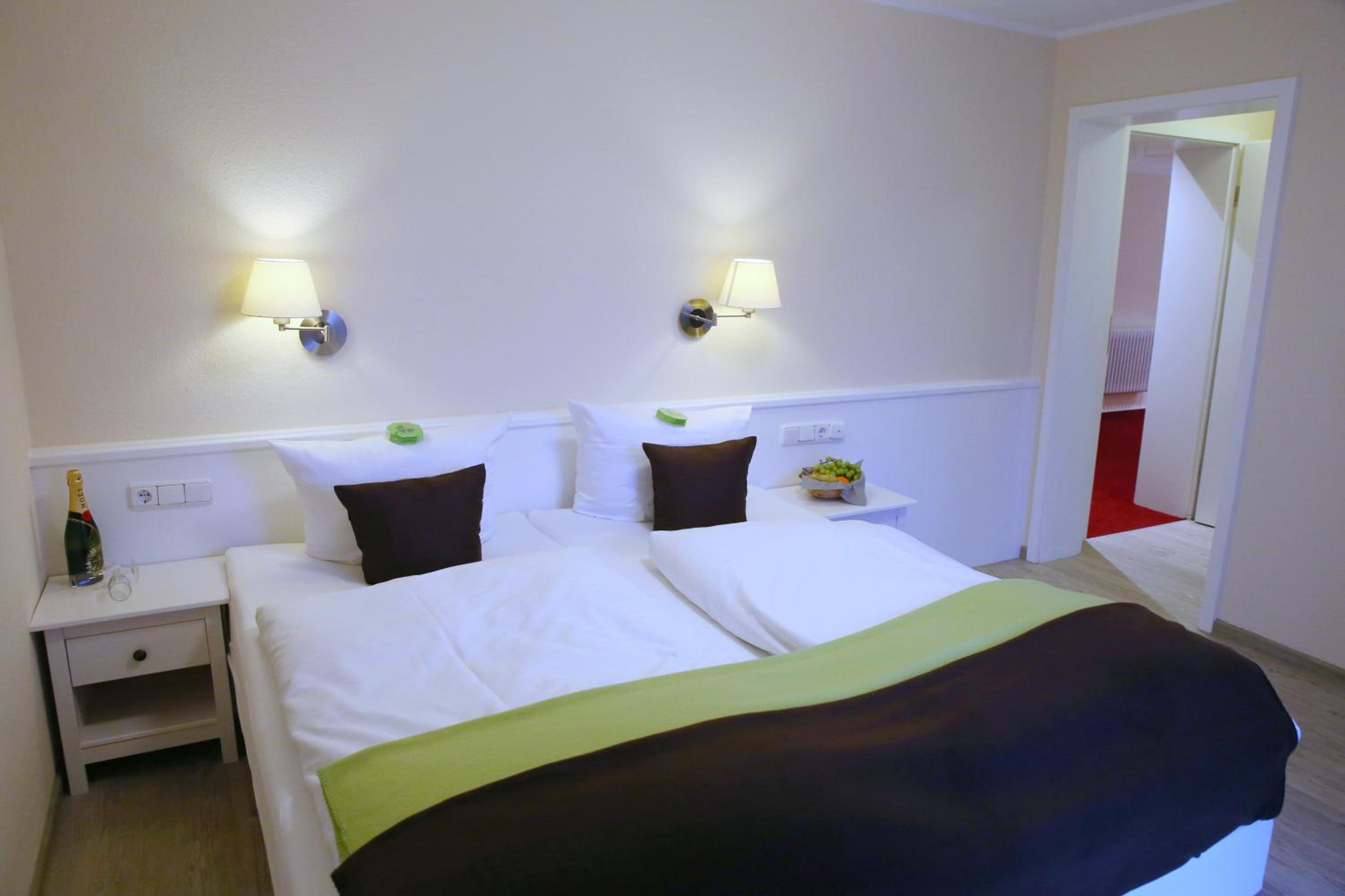 Double Room - Photo 6