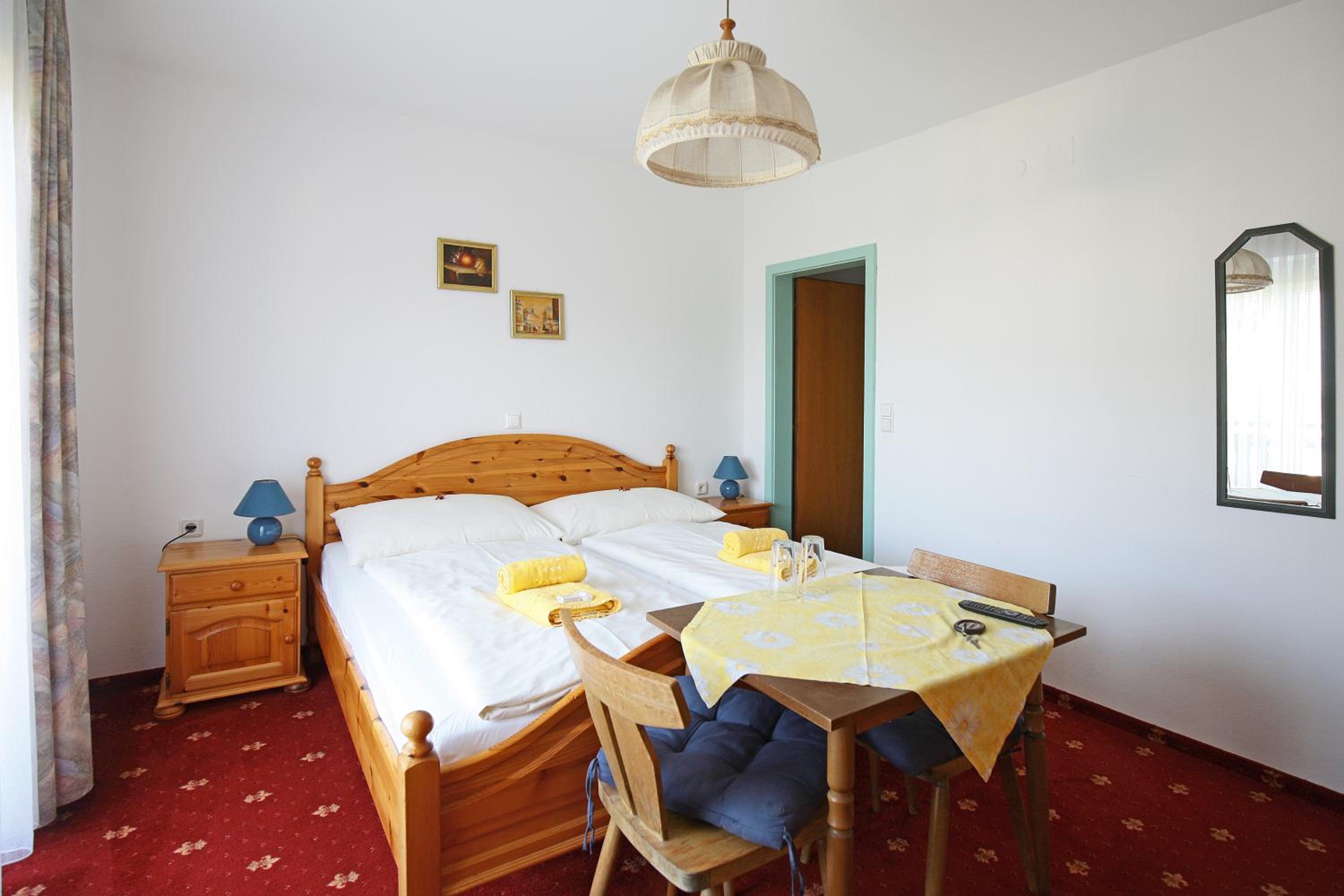 Small Double Room photo 1