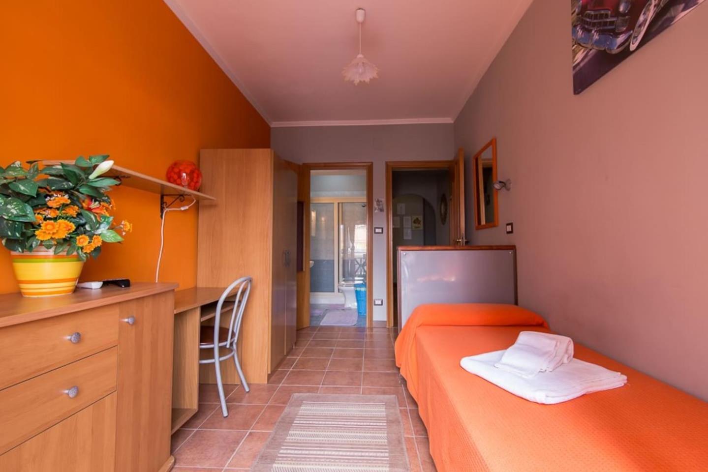 Economy Single Room