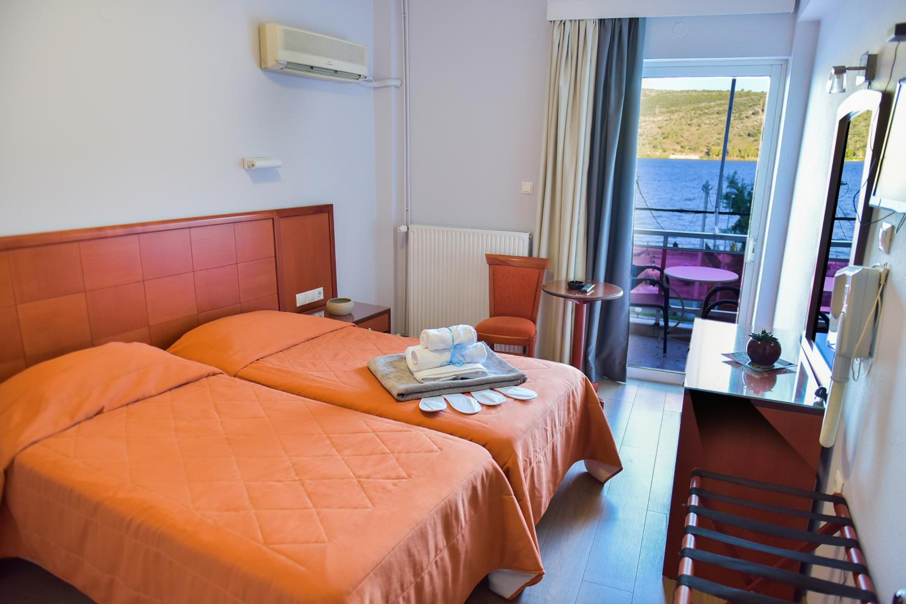 Standard Double or Twin Room with Sea View photo 3