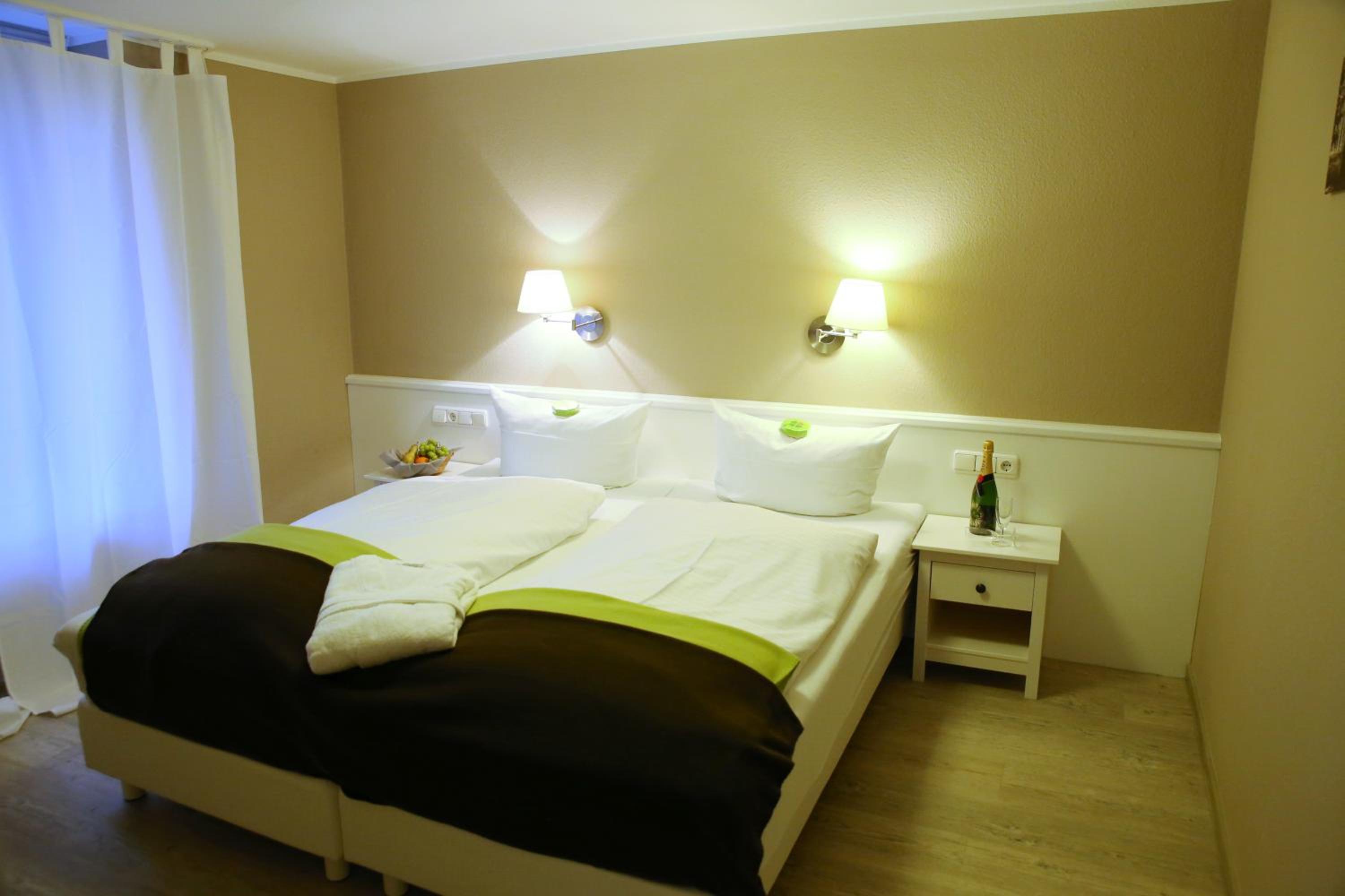 Double Room - Photo 14