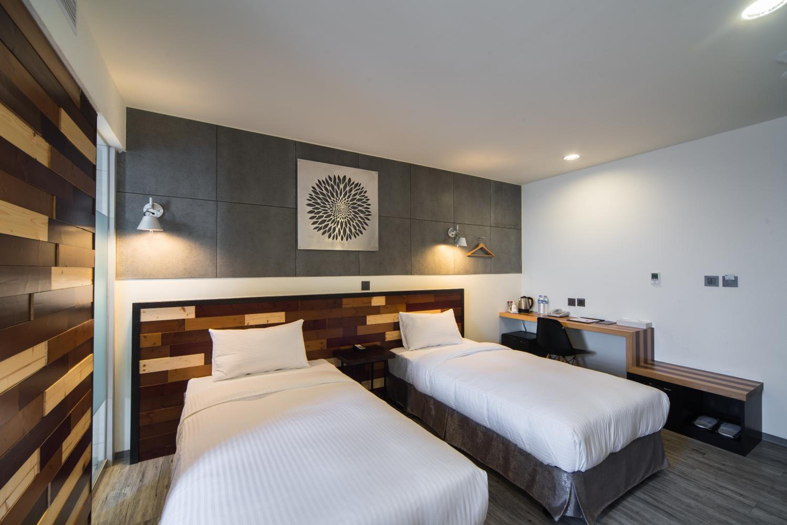 Double Room - No Window