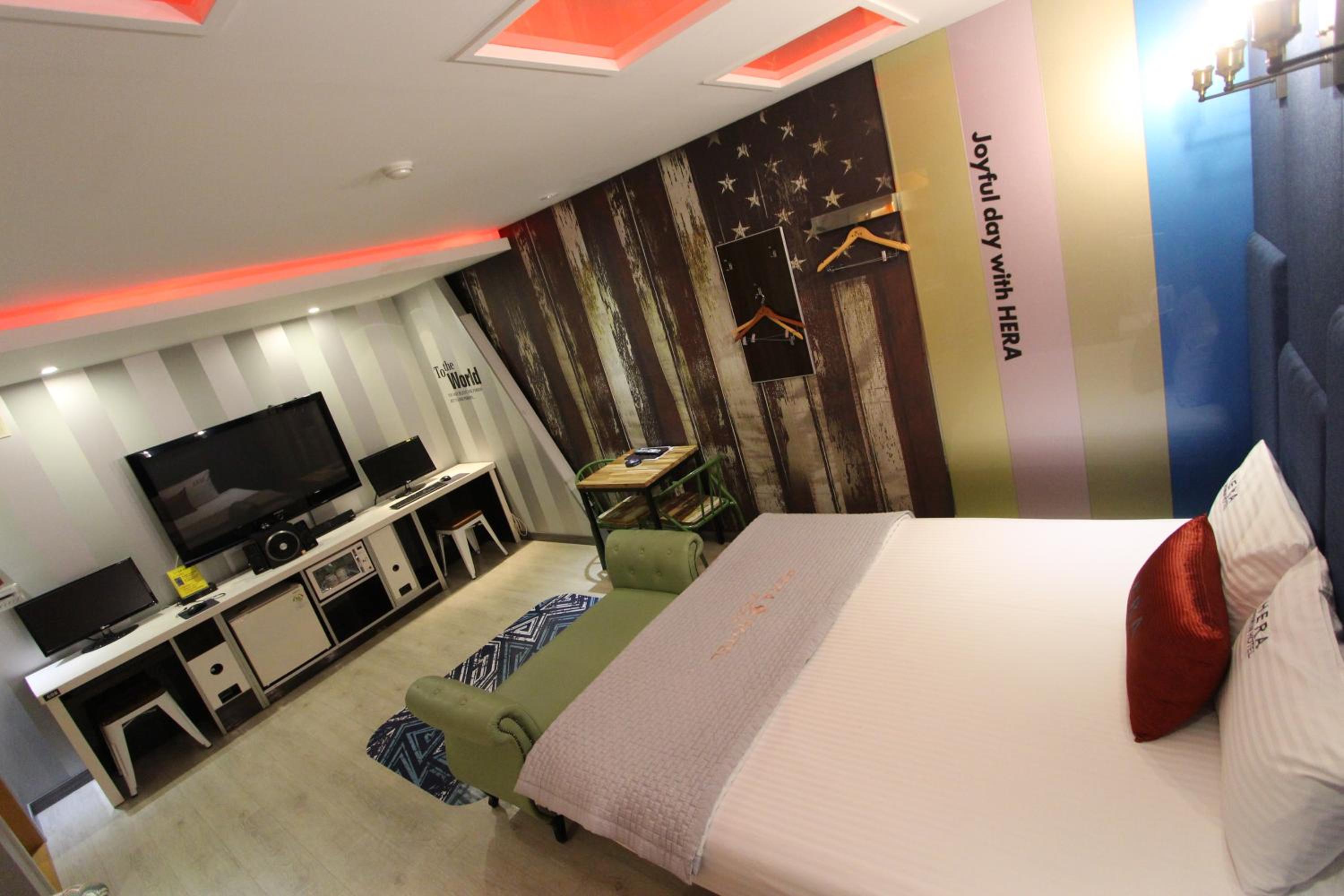 Superior King Room - Photo 18