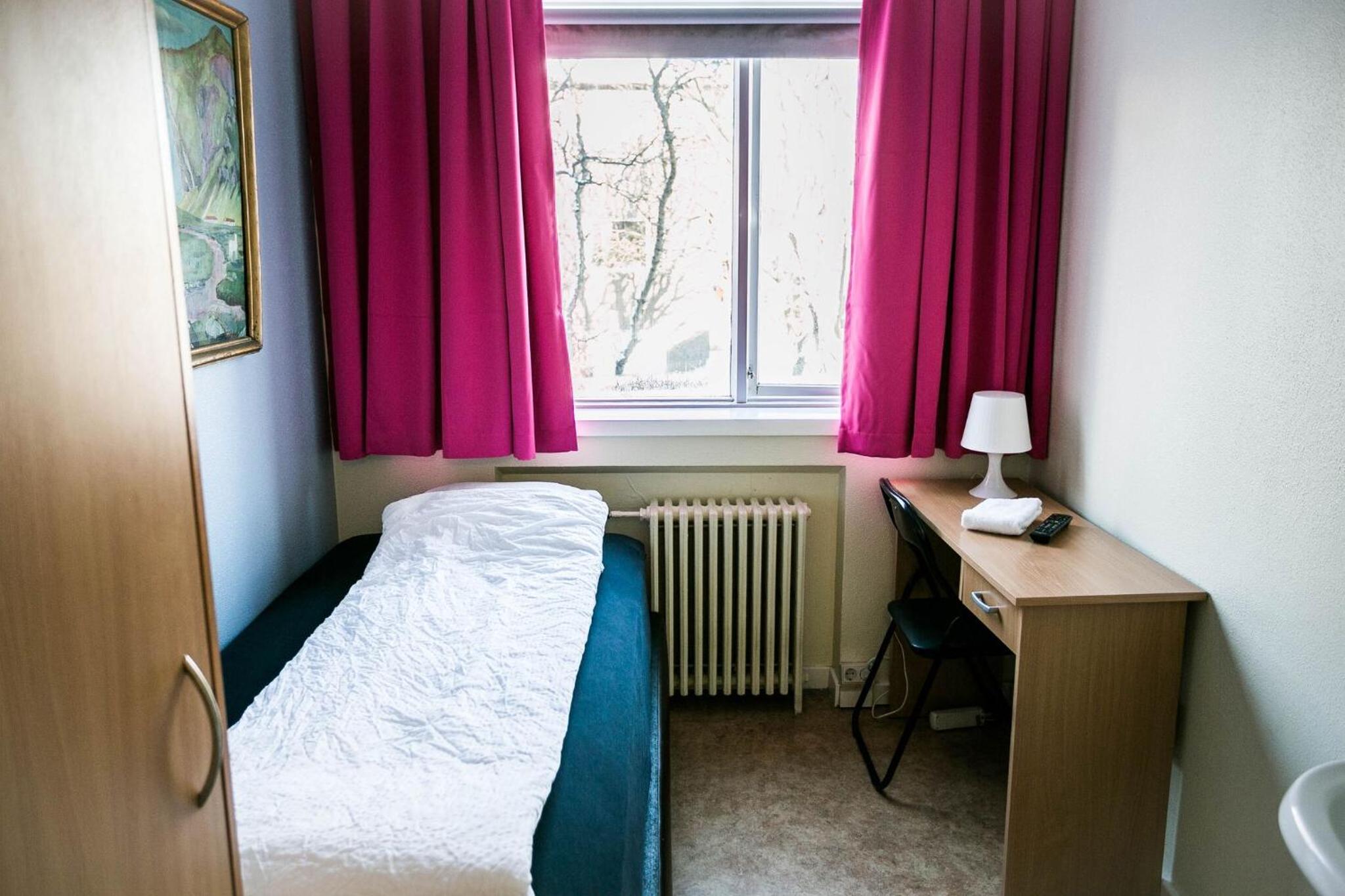 Single Room with Shared Bathroom