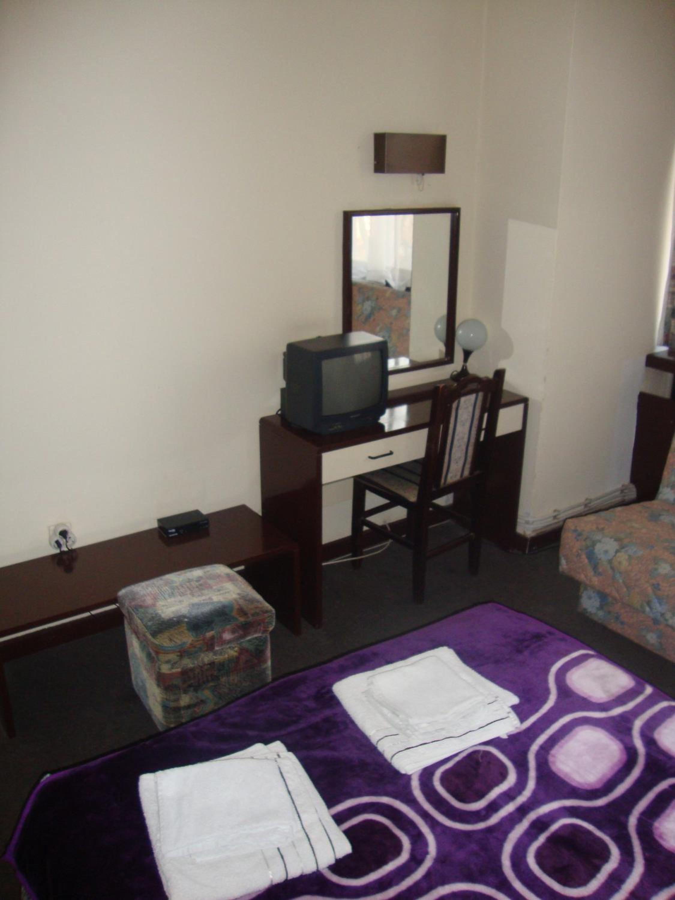 Single Room with Bathroom photo 3