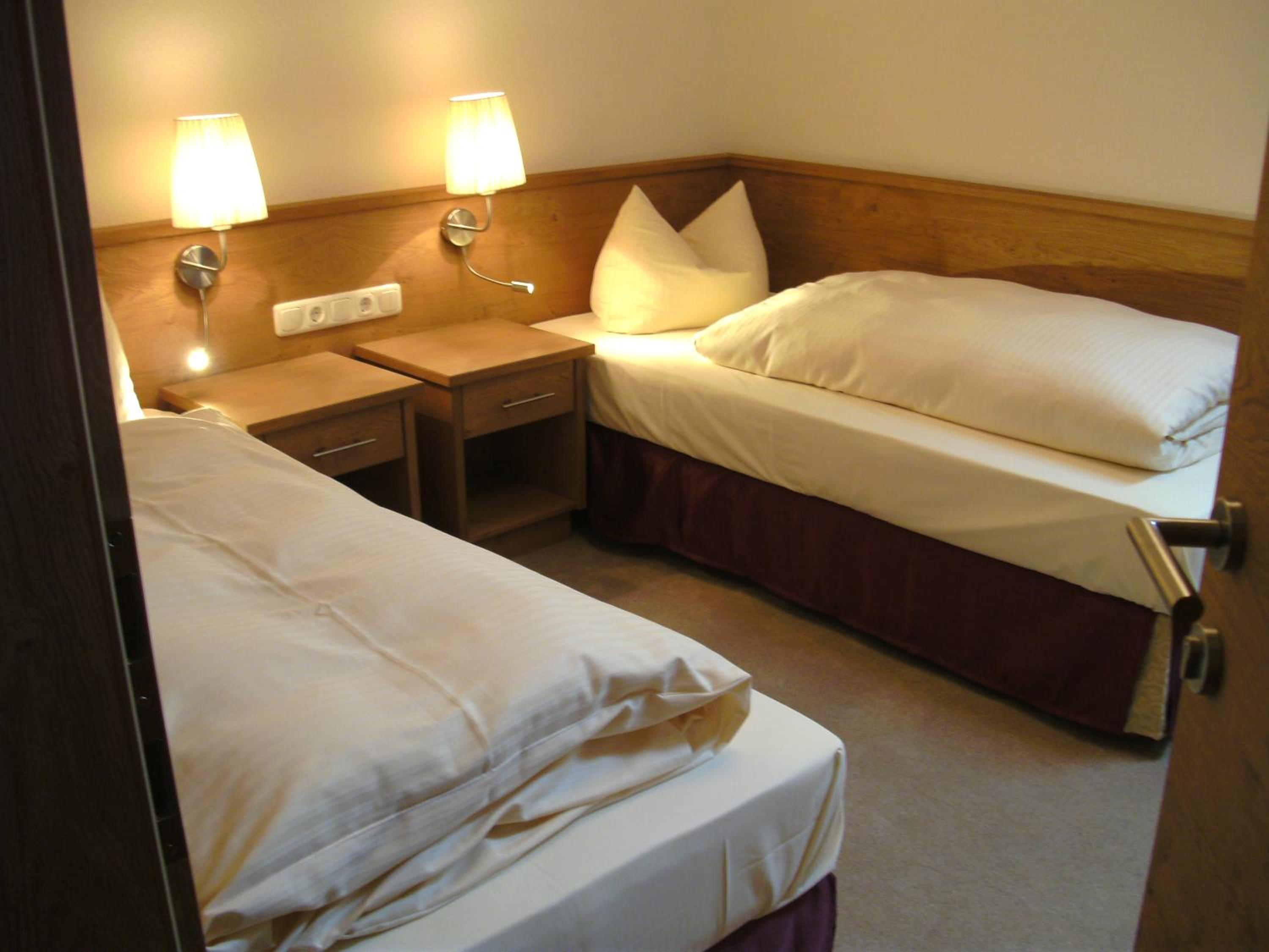 Standard Twin Room photo 2