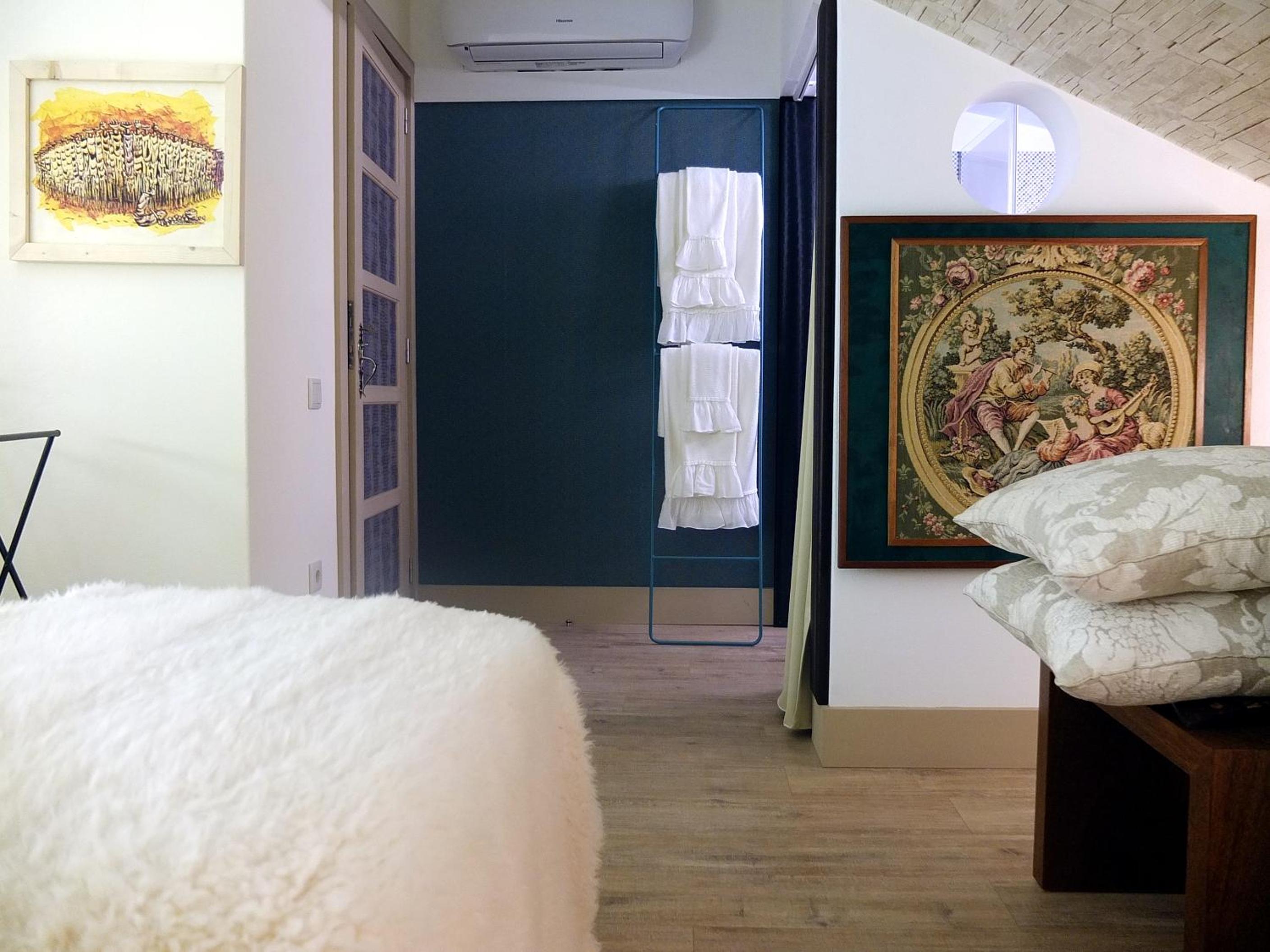 Three-Bedroom Villa - Photo 16