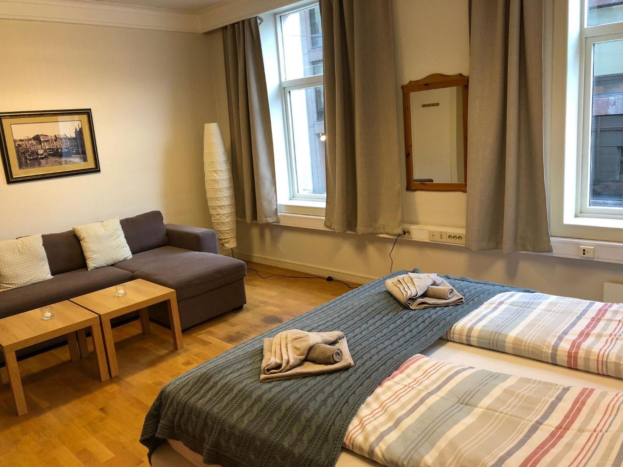 Large Double Room with Shared Bathroom photo 1