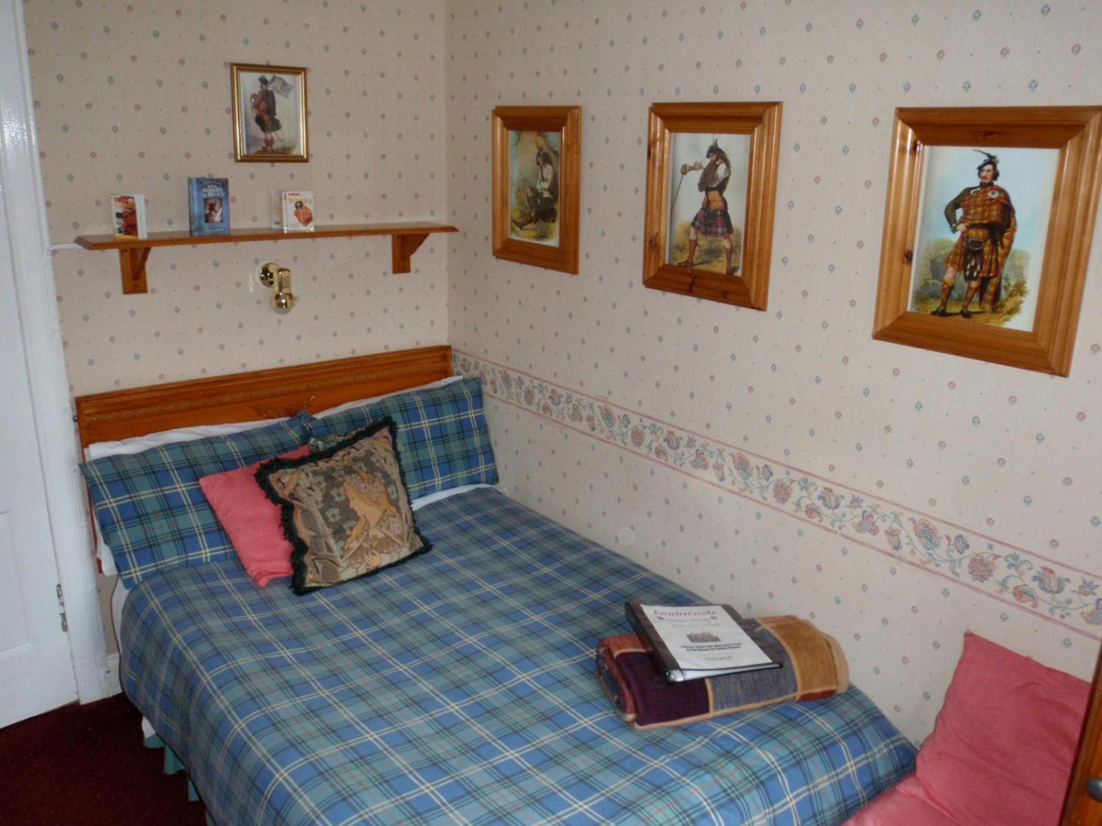 Single Room with Private External Bathroom photo 1