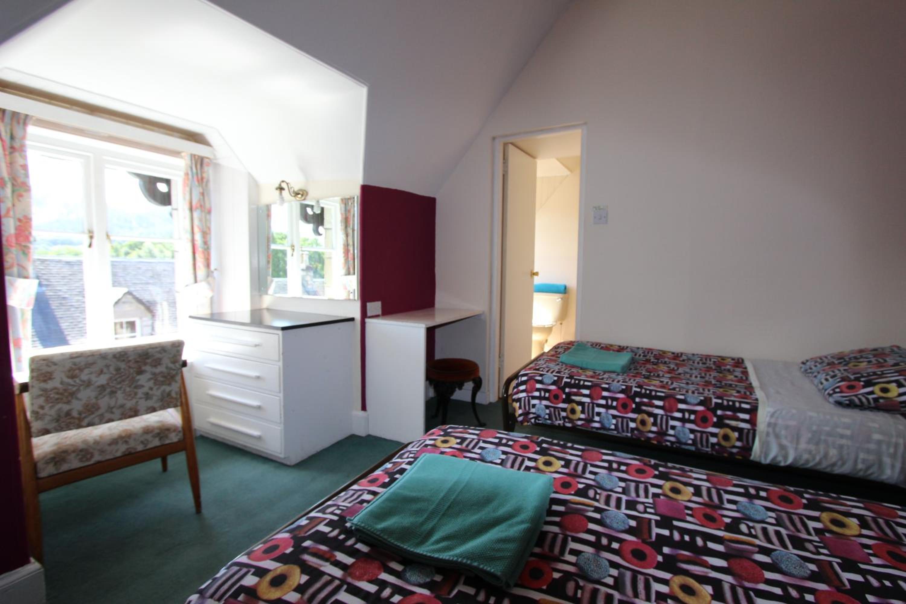 Budget Twin Room with En-Suite - Photo 1
