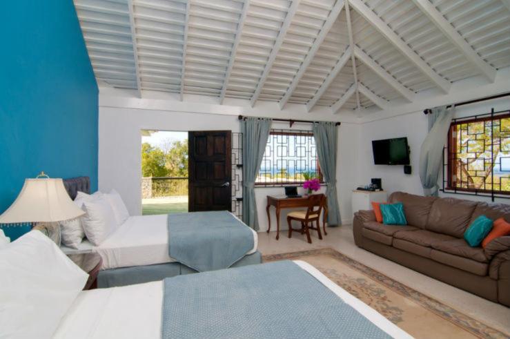 Deluxe Double Room with Two Double Beds photo 2
