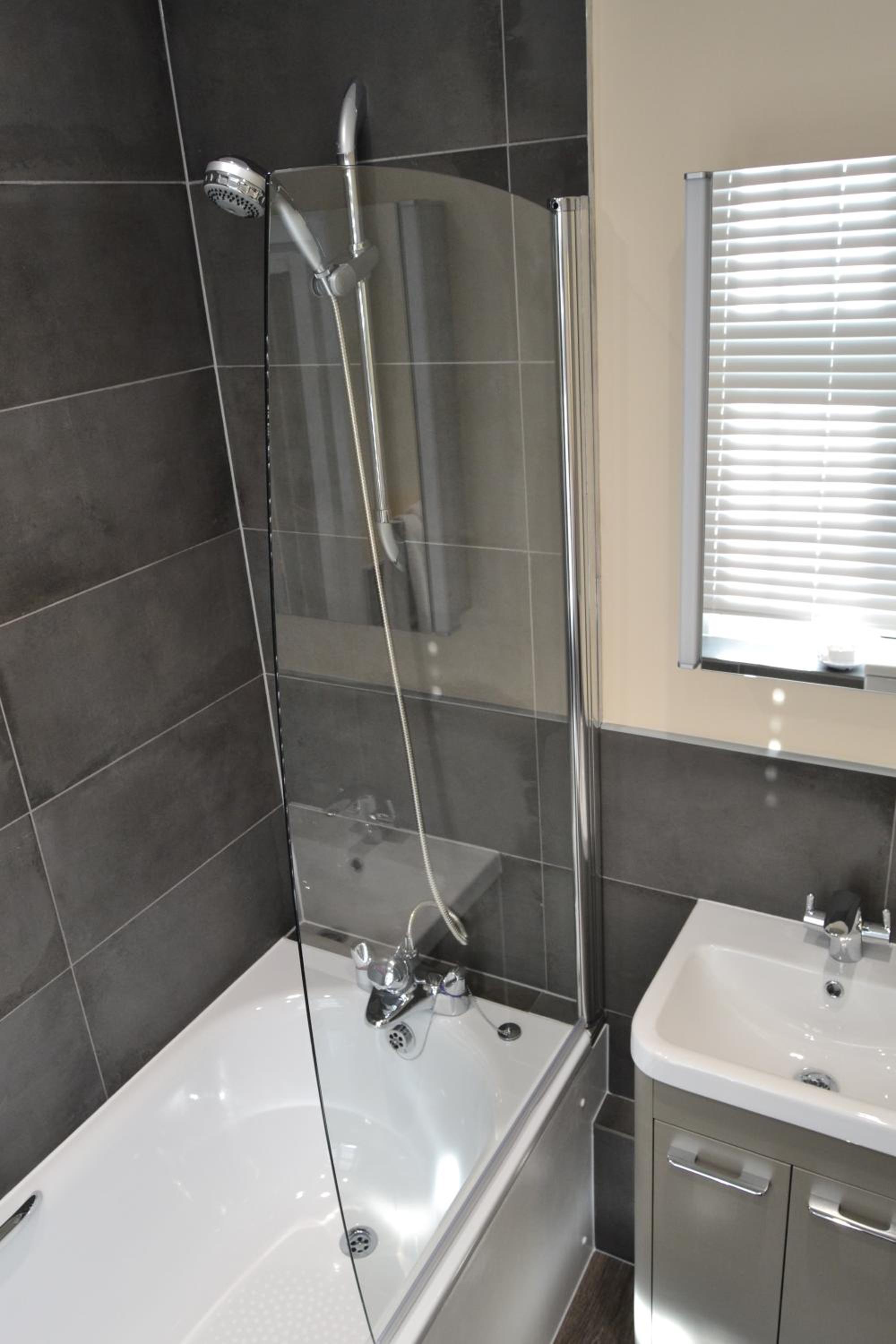 Double Room - Photo 12