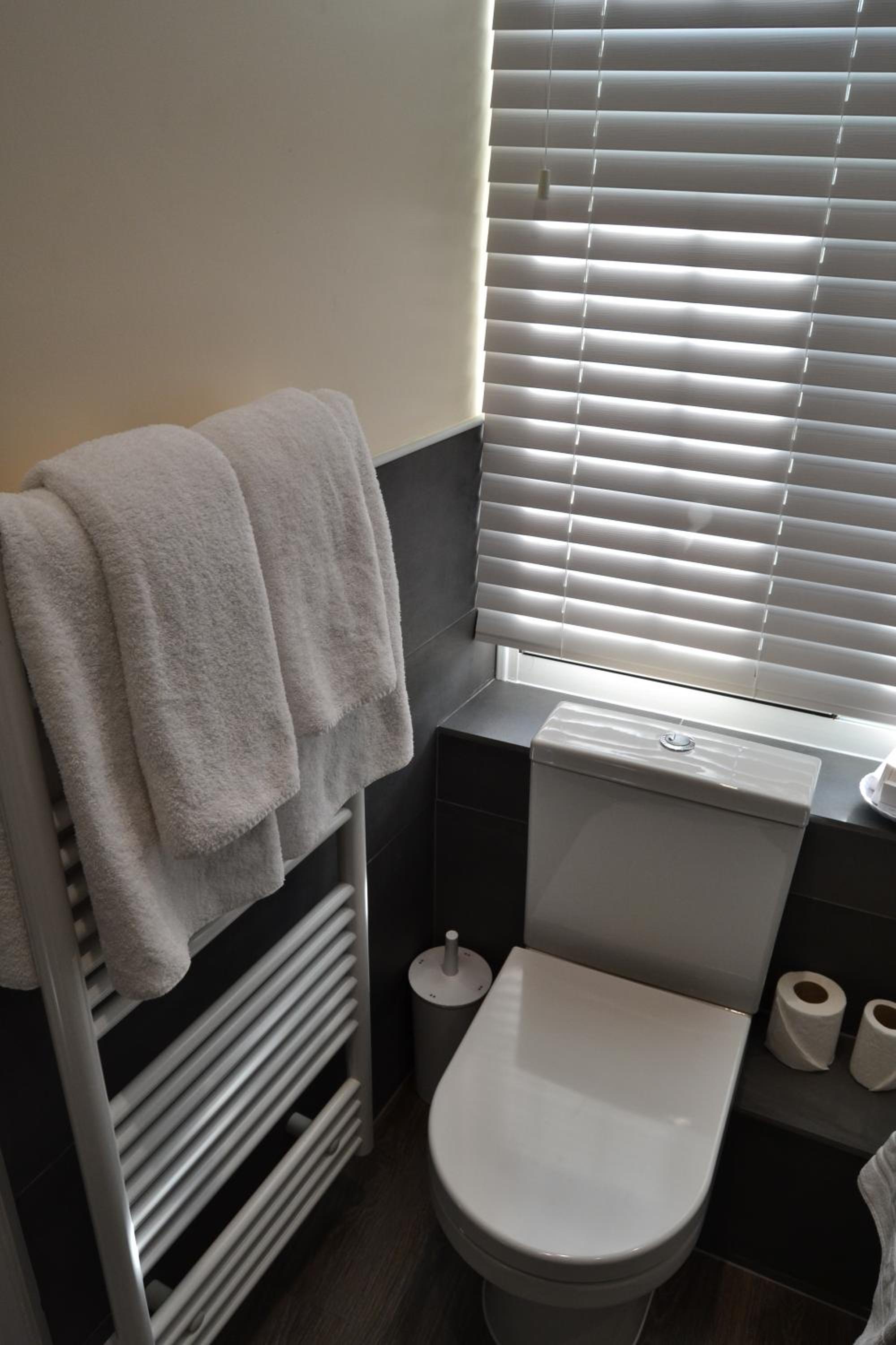 Double Room - Photo 7