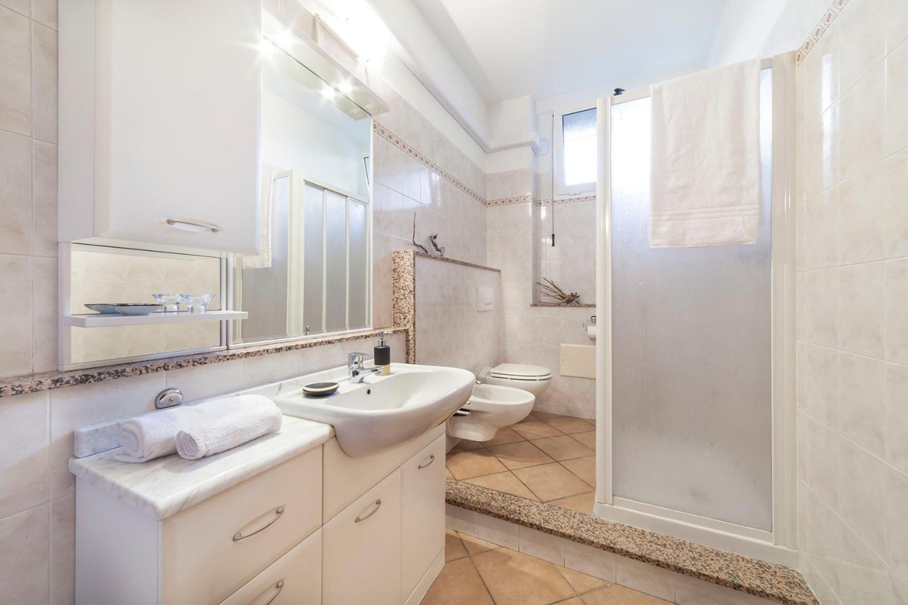 Studio Apartment - Photo 8