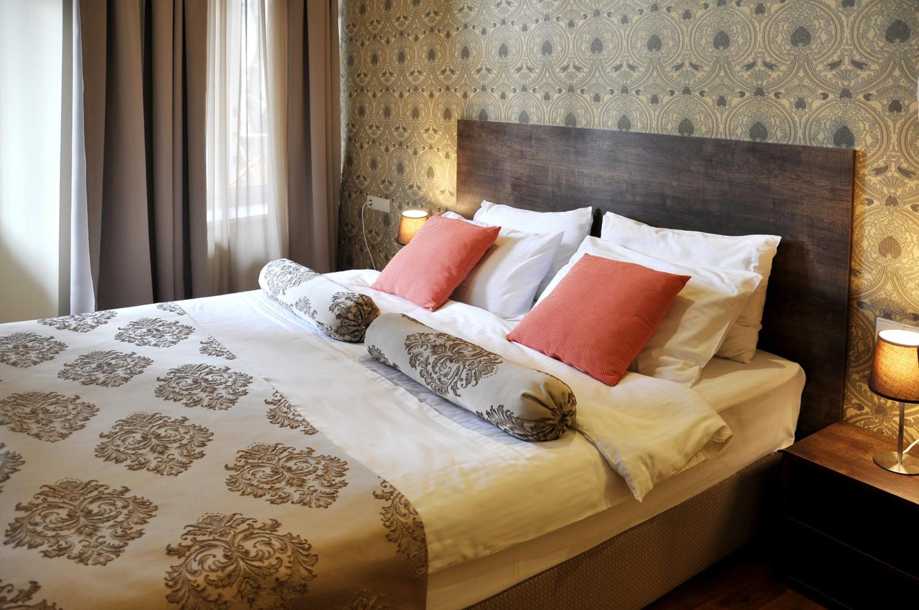 Small Double Room - Photo 13