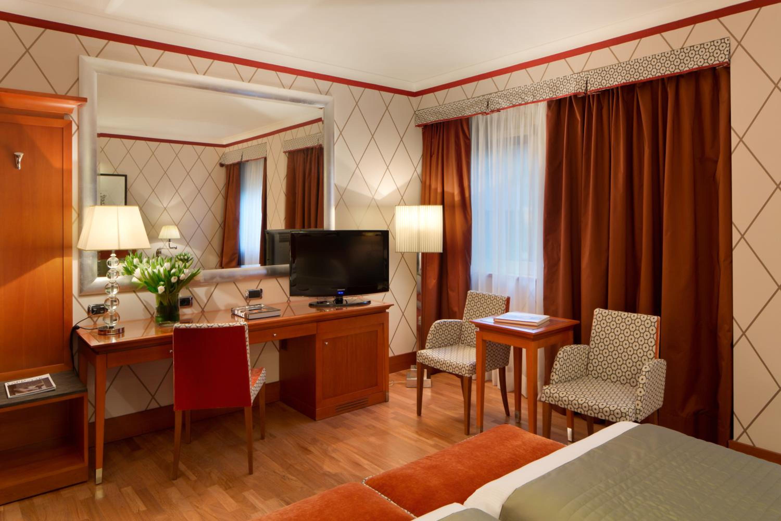 Deluxe Double or Twin Room