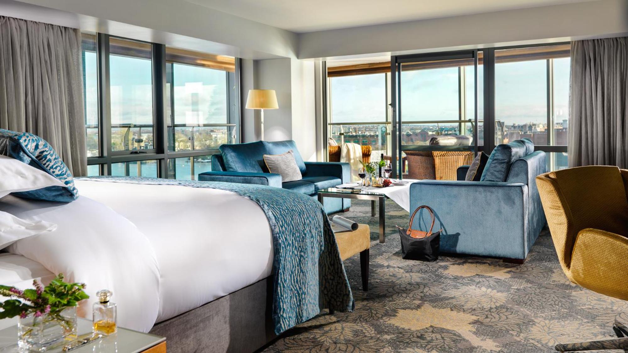 Junior Suite with Balcony - Photo 1