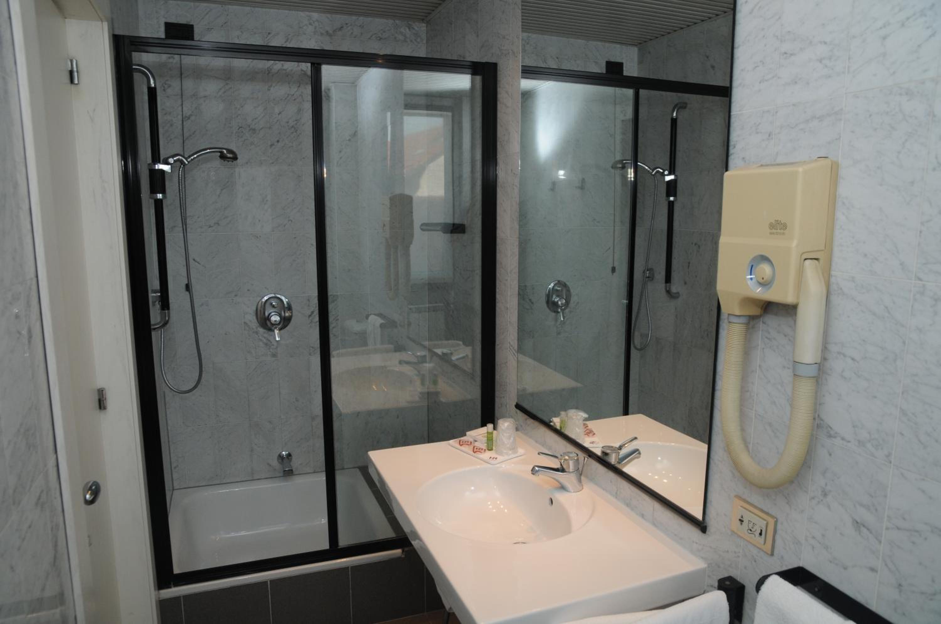 Triple Room - Photo 2