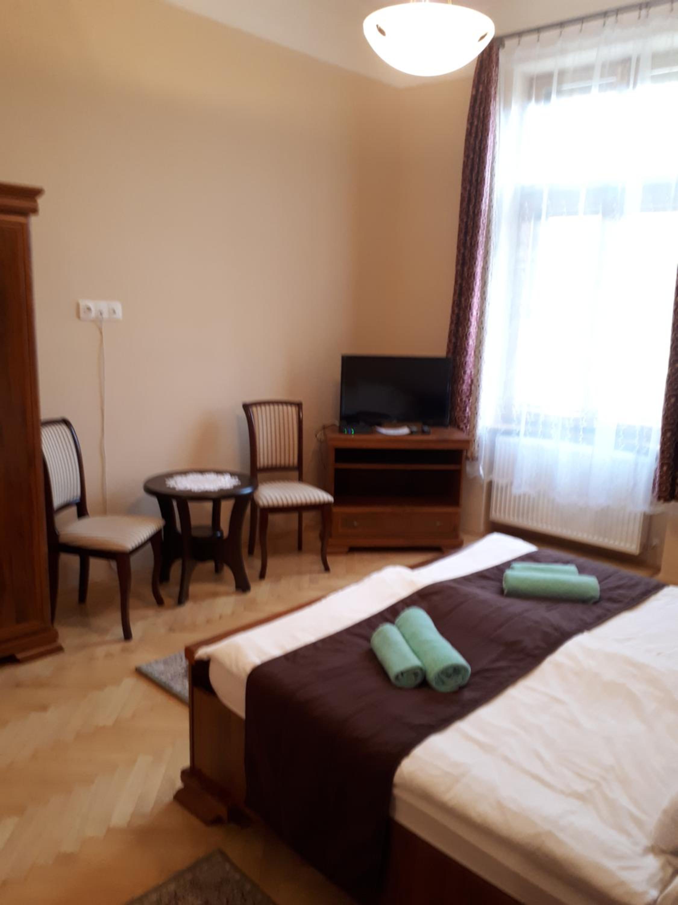 Standard Queen Room