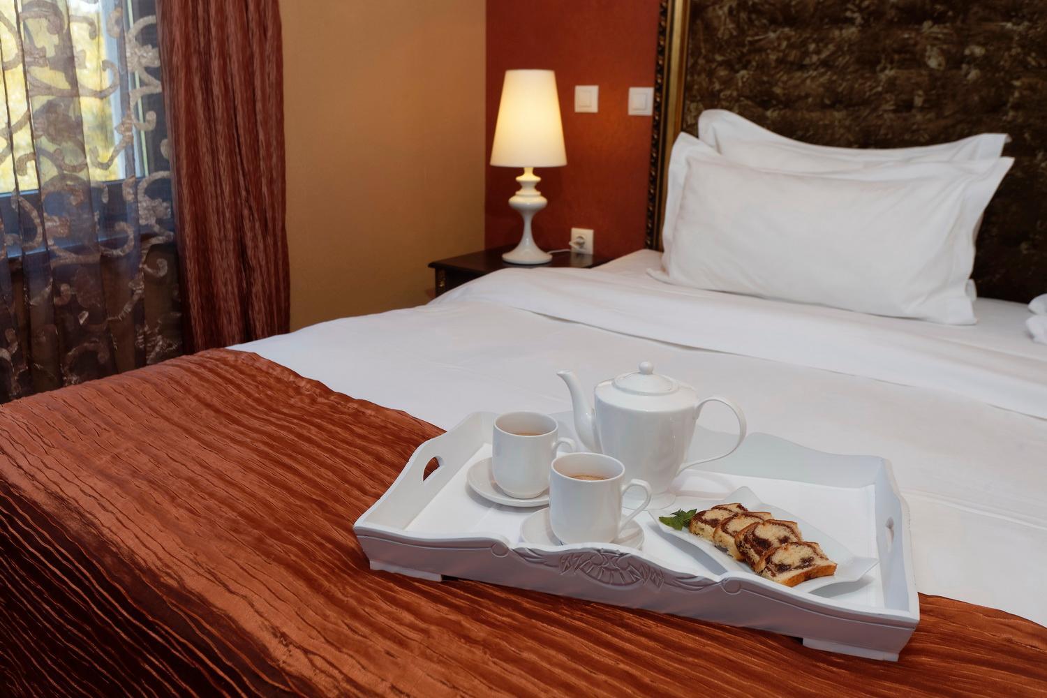 Double or Twin Room with Free Parking - Photo 2