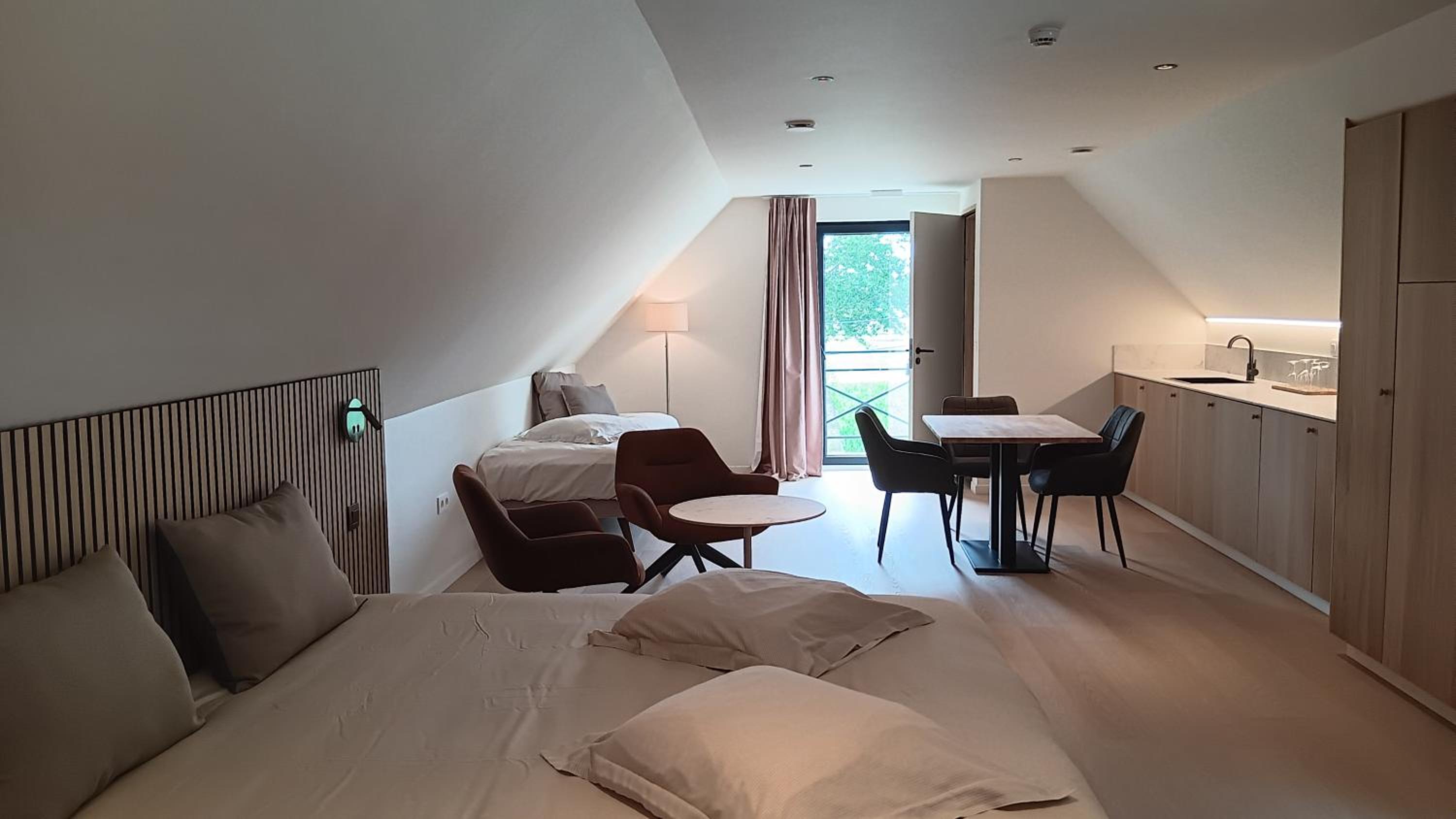 Quadruple Room with Bath photo 1
