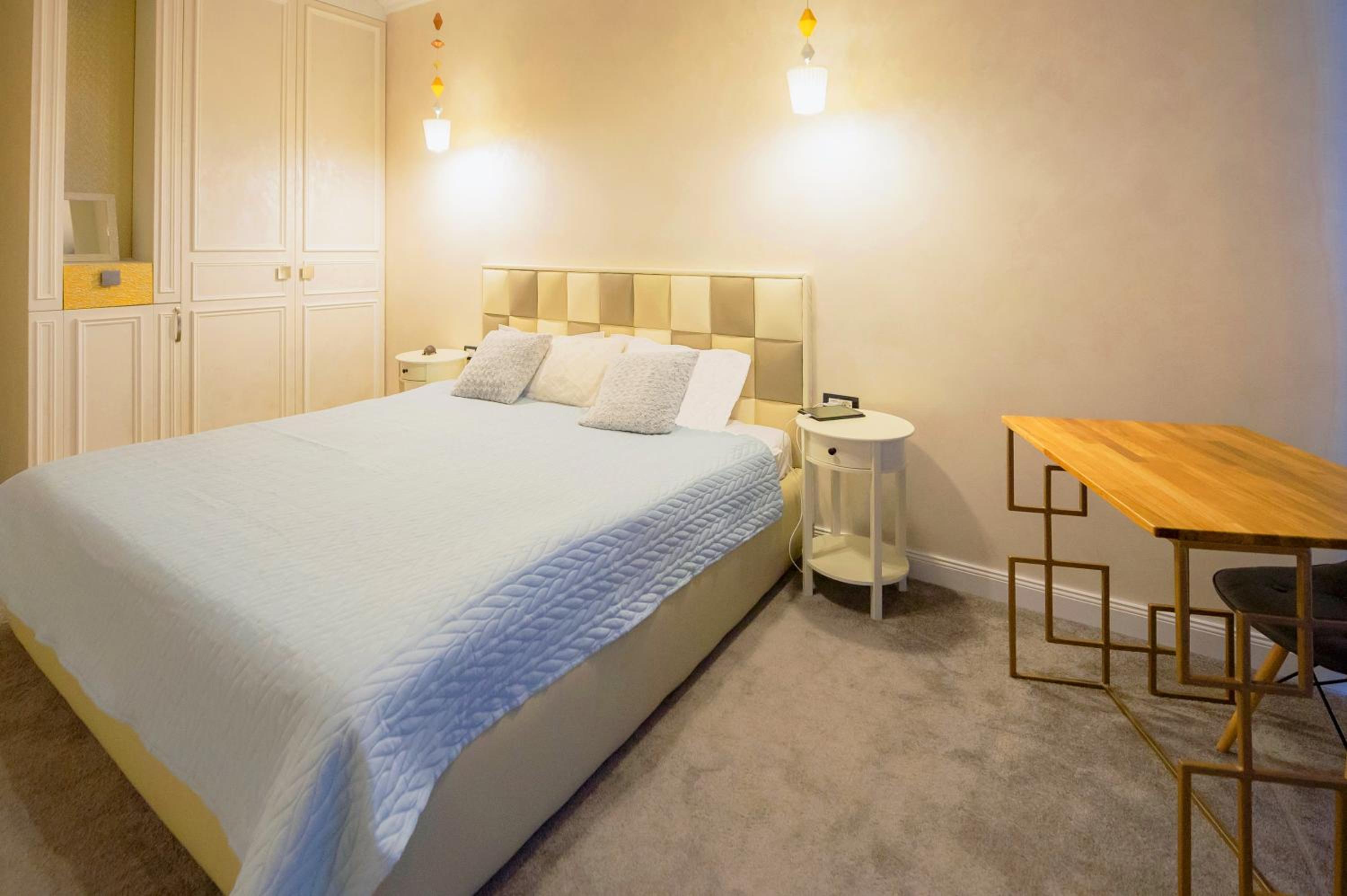 Deluxe Double Room with Balcony and Lake View photo 1