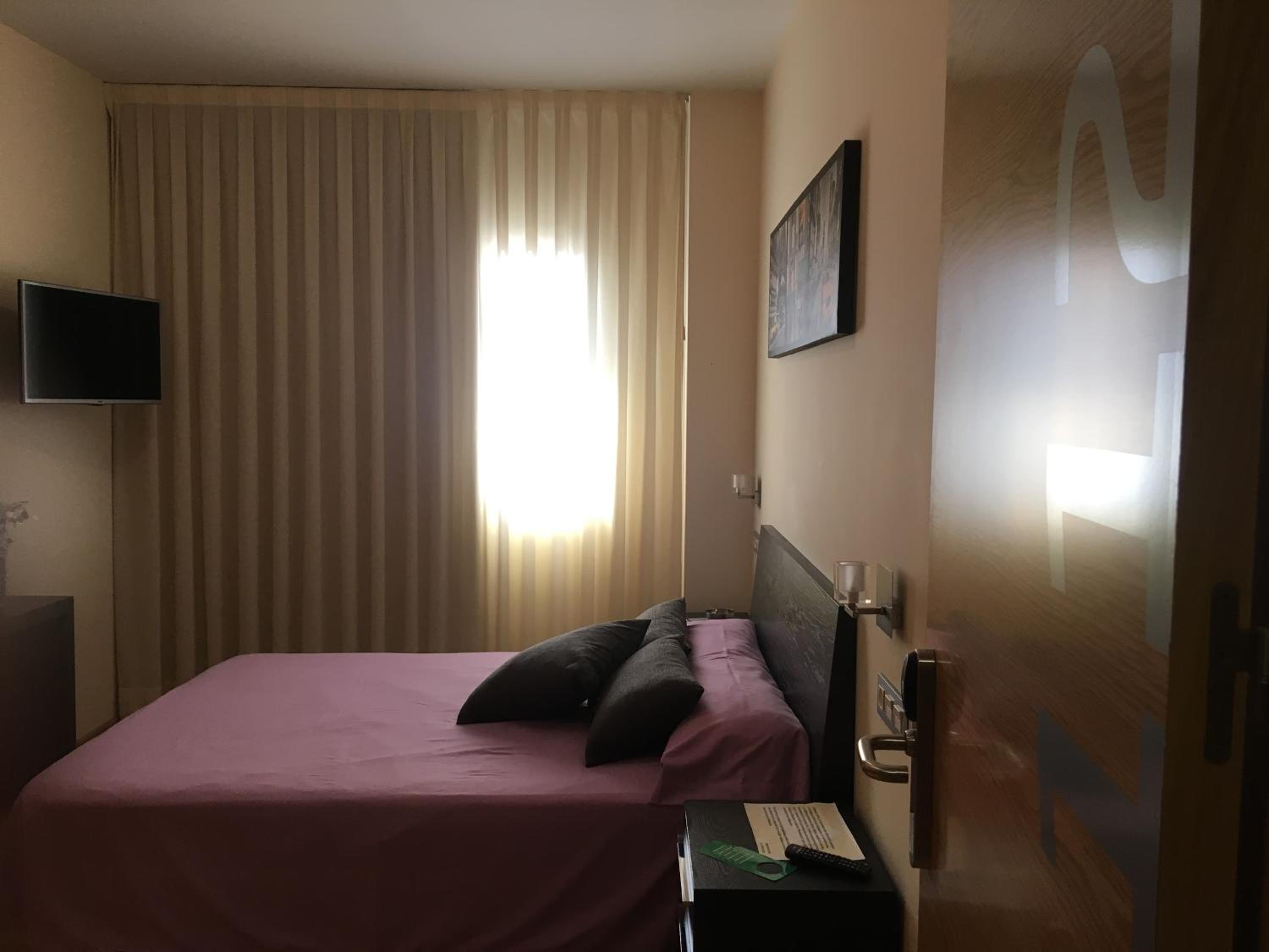 Suite - Photo 3