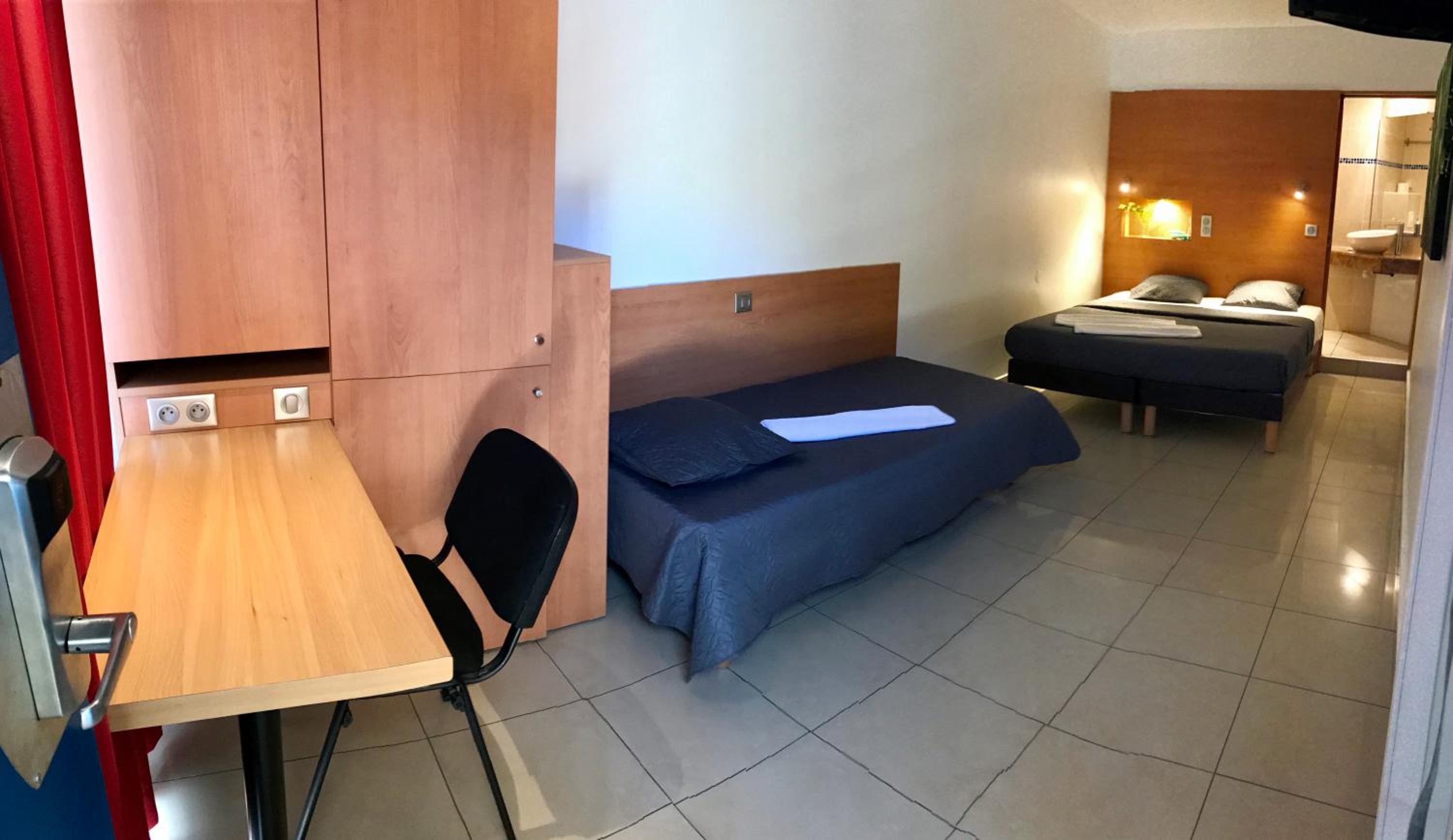 Privilege Triple Room - Photo 2