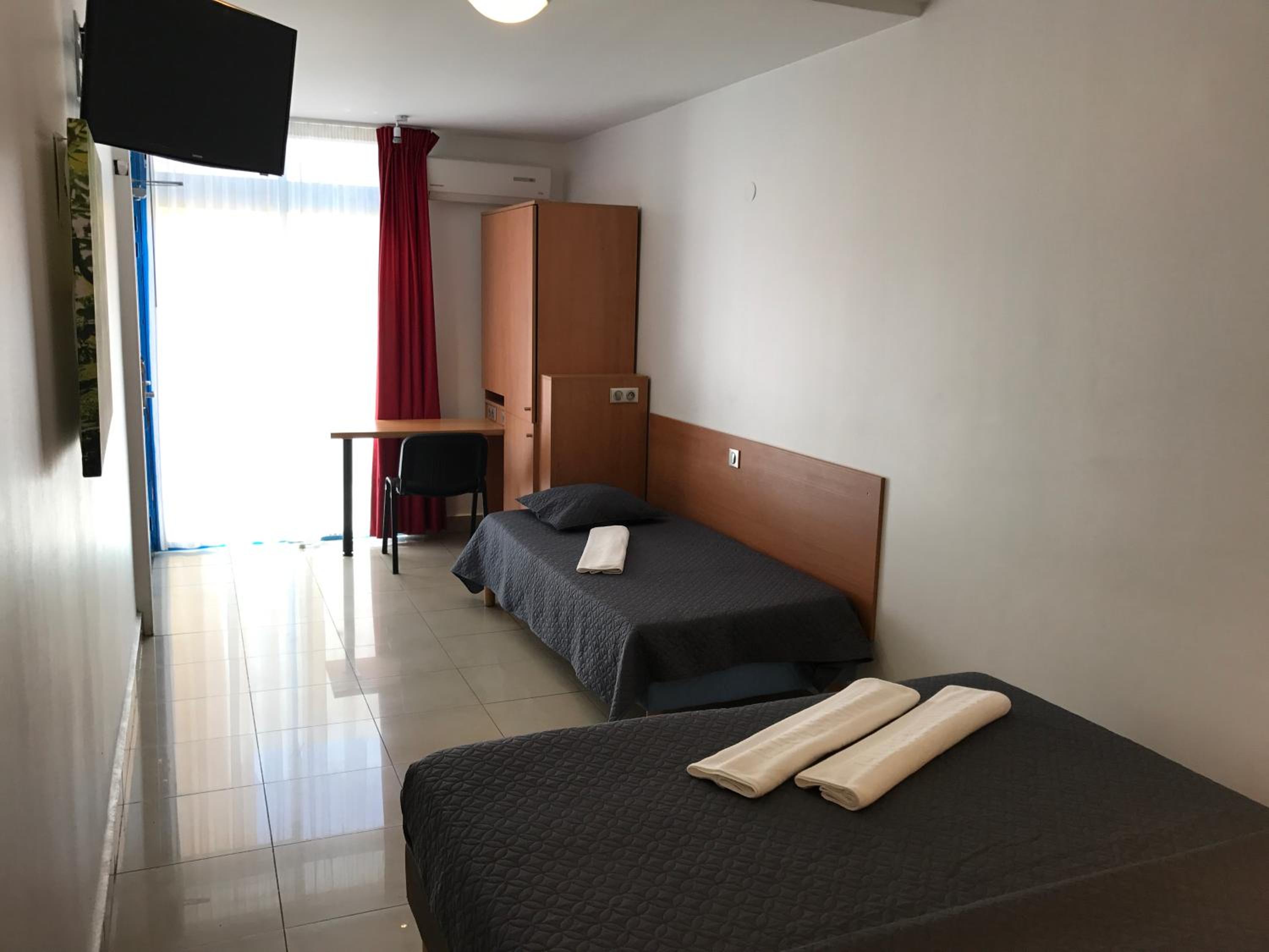 Privilege Triple Room - Photo 4