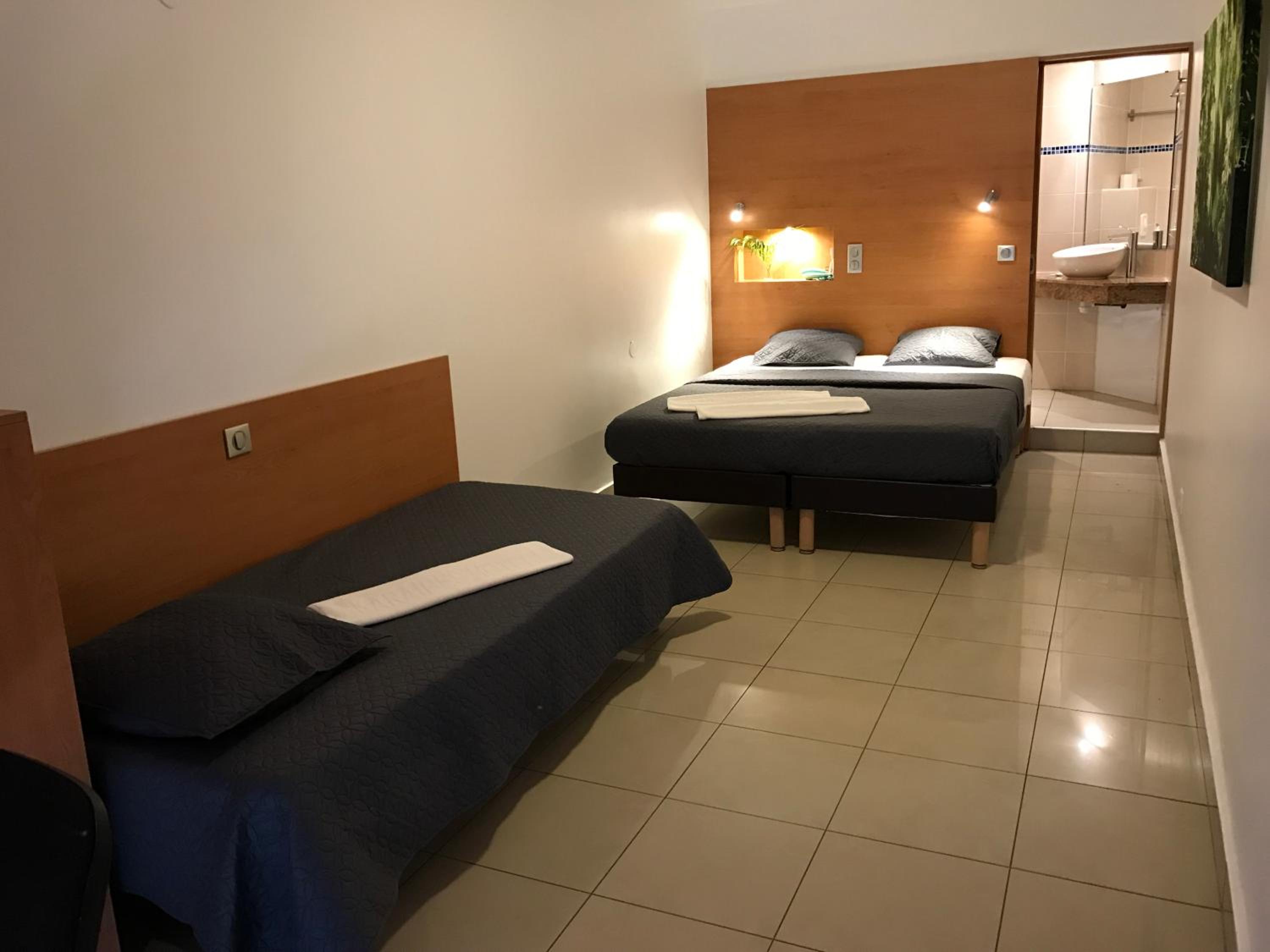 Privilege Triple Room - Photo 1