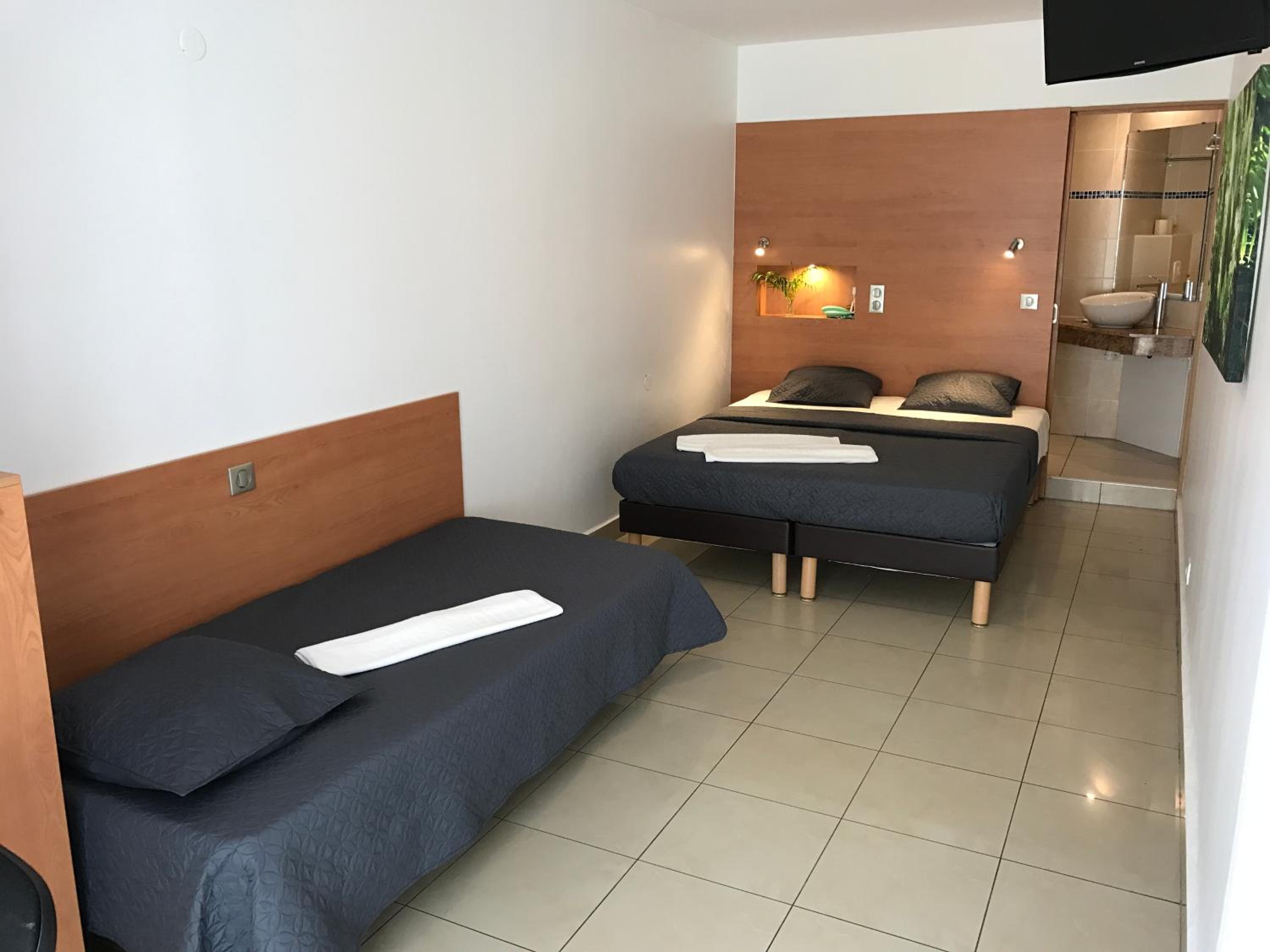 Privilege Triple Room - Photo 6