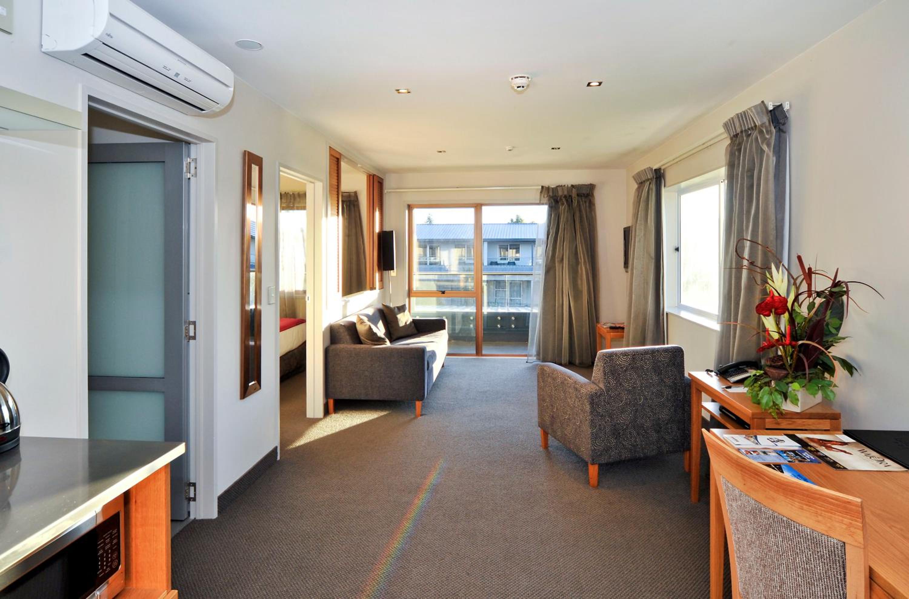 Superior Suite - Photo 13