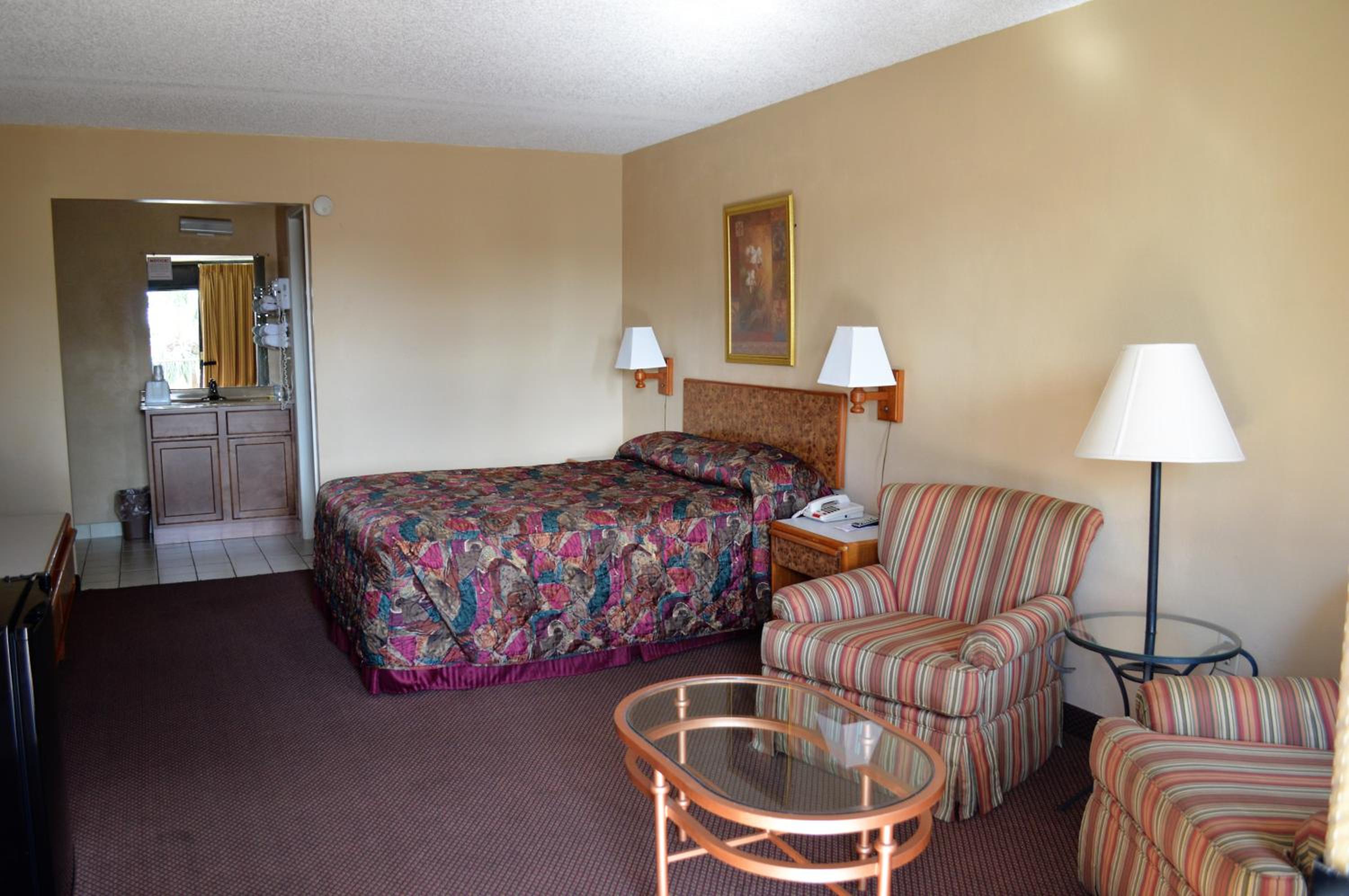 Standard Queen Room photo 1