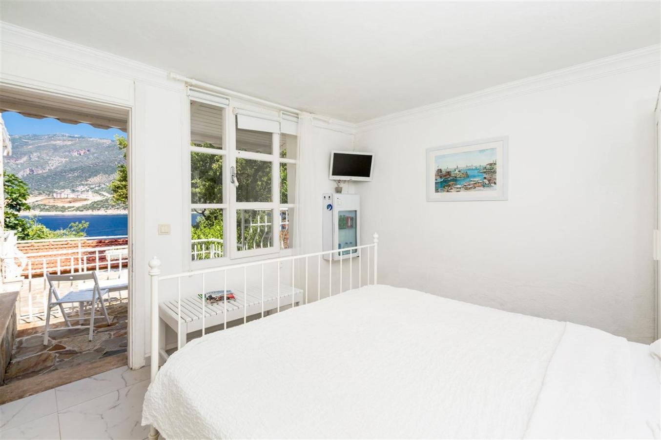 Double Room With Balcony And Sea View - Photo 37