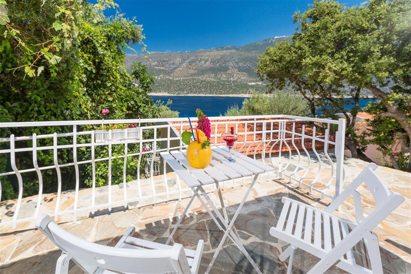 Double Room With Balcony And Sea View - Photo 36