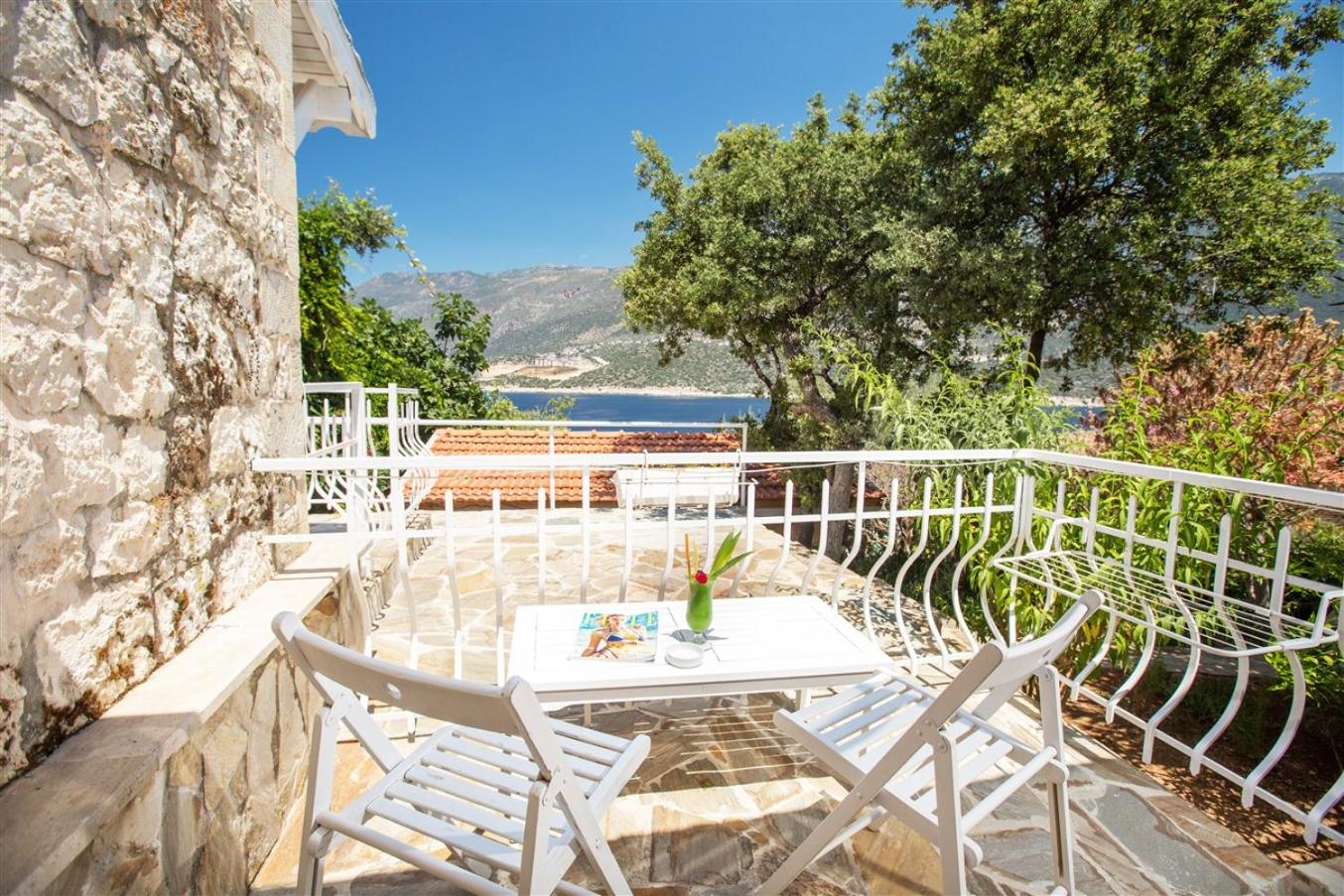 Double Room With Balcony And Sea View - Photo 20