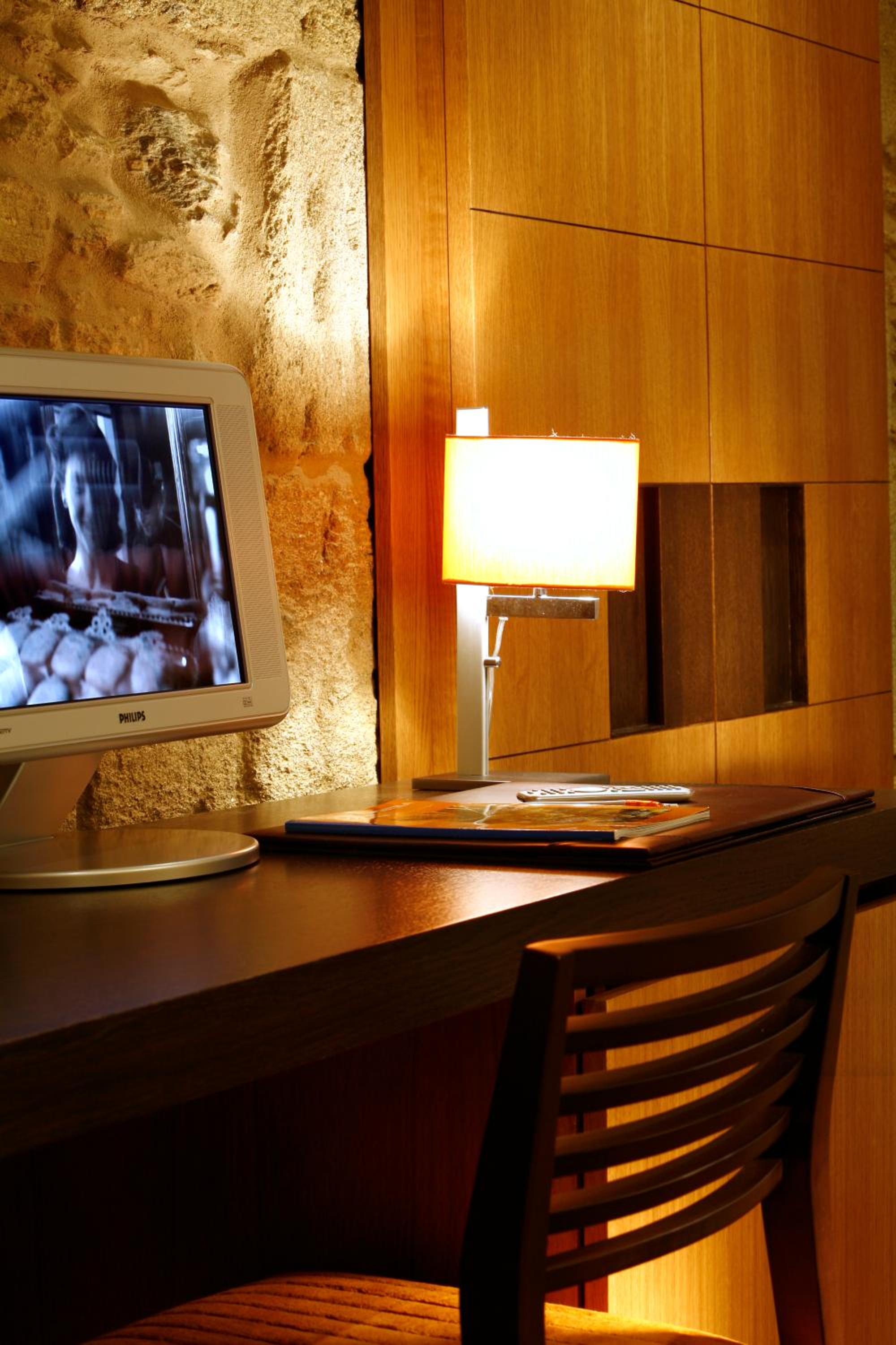 Double or Twin Room - Photo 4