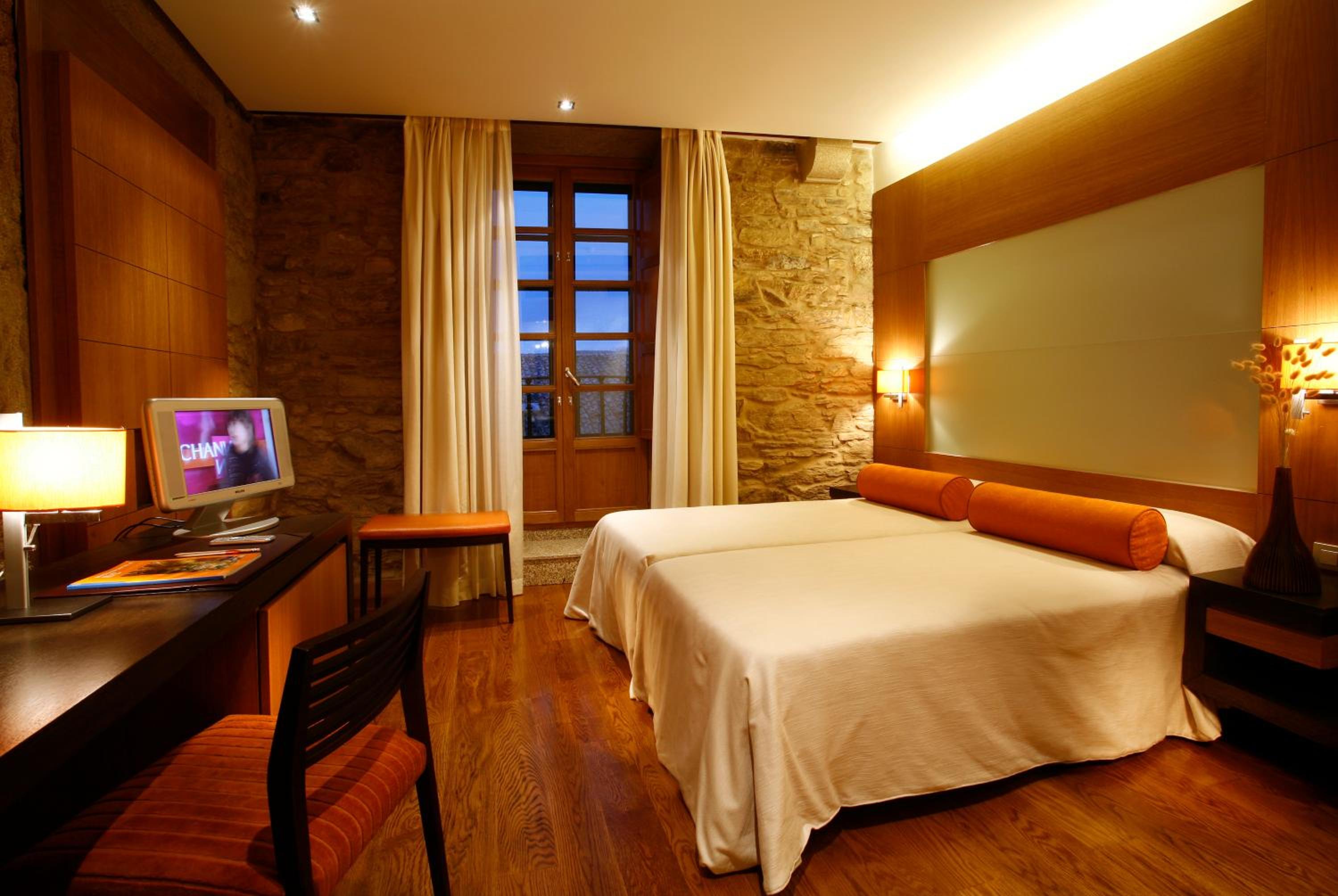 Double or Twin Room - Photo 5