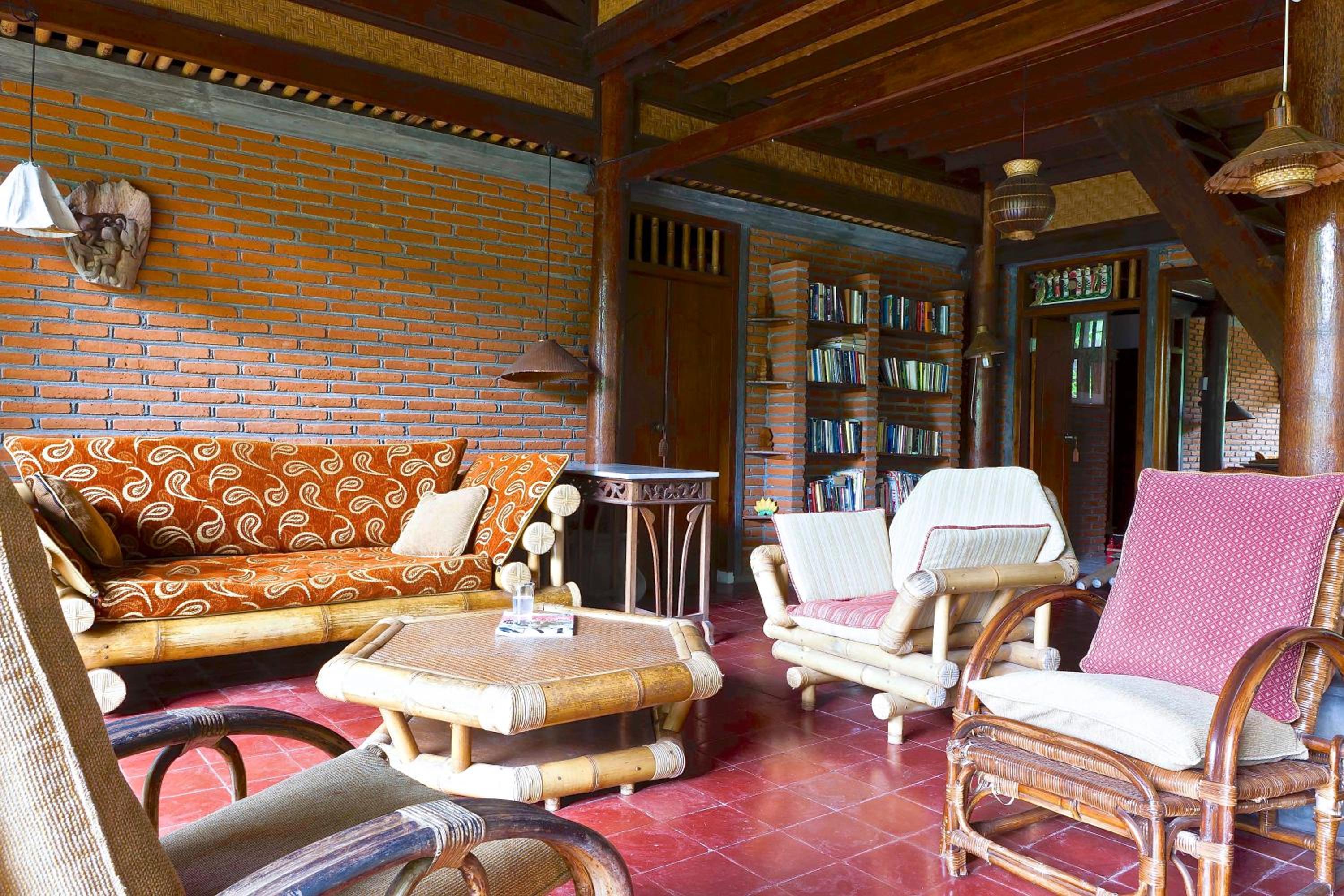 Four-Bedroom House - Photo 15