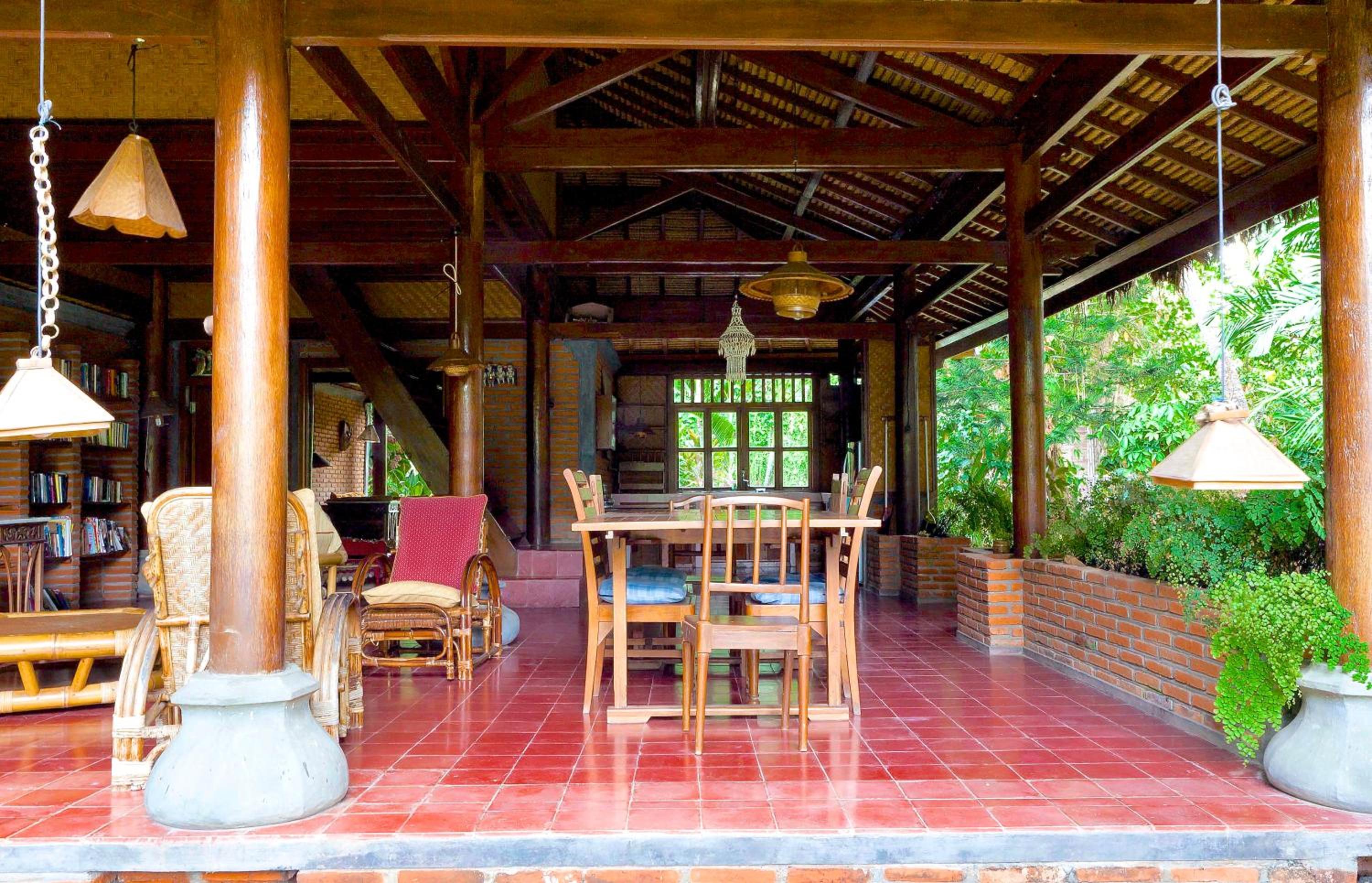 Four-Bedroom House - Photo 8