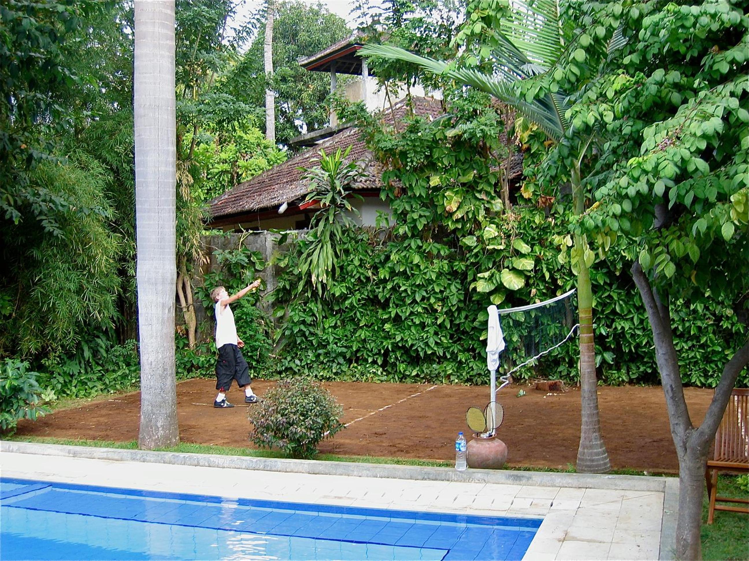 Four-Bedroom House - Photo 5
