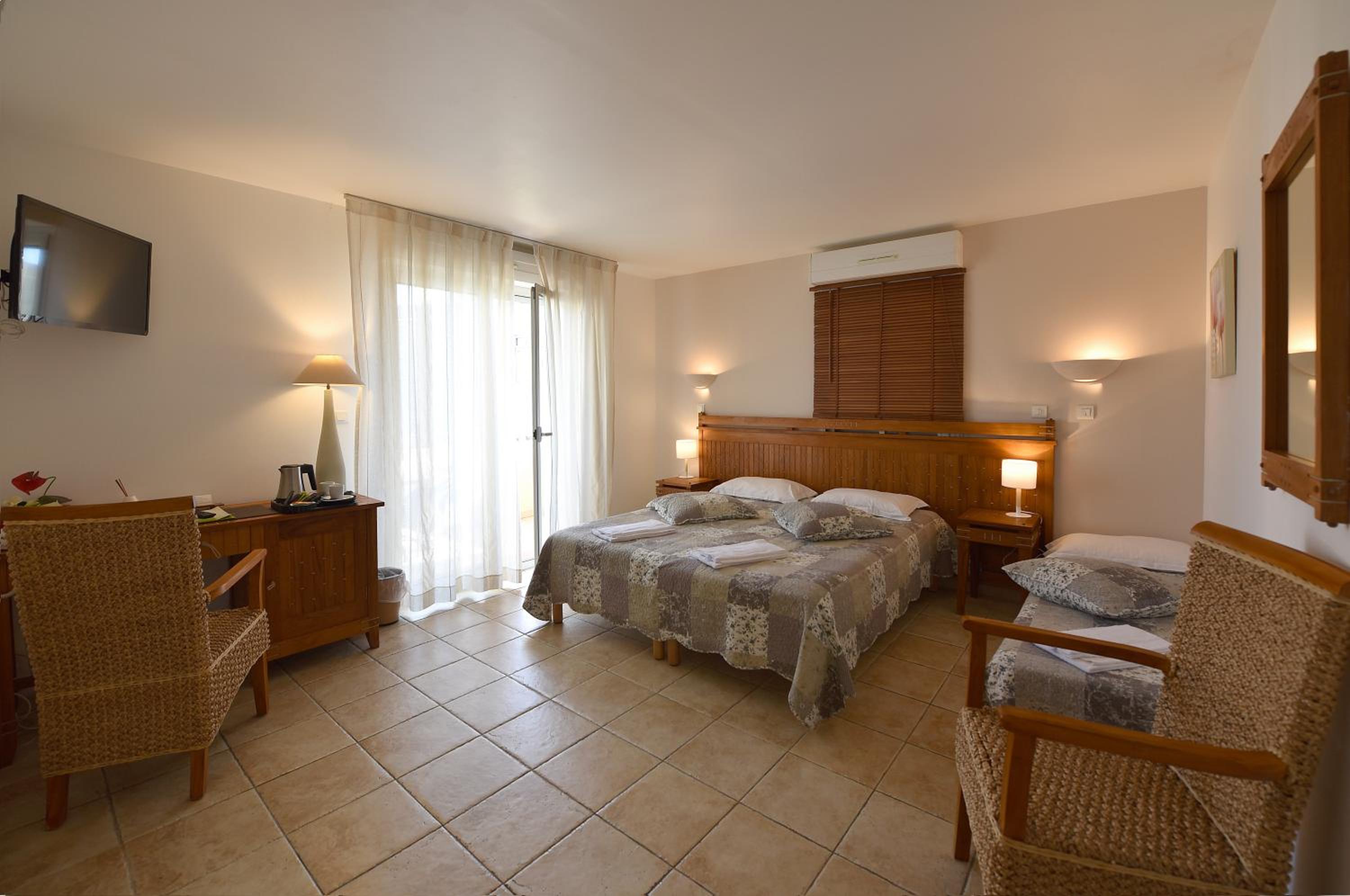 Deluxe Triple Room with Patio