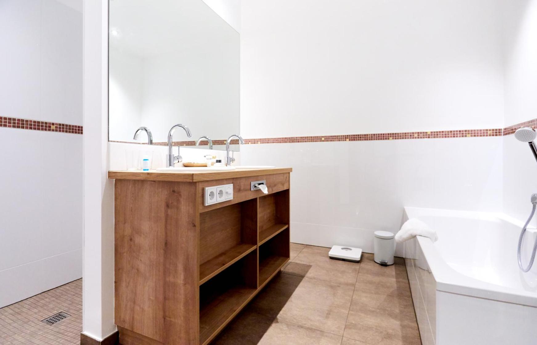 Superior Double Room with Balcony photo 2