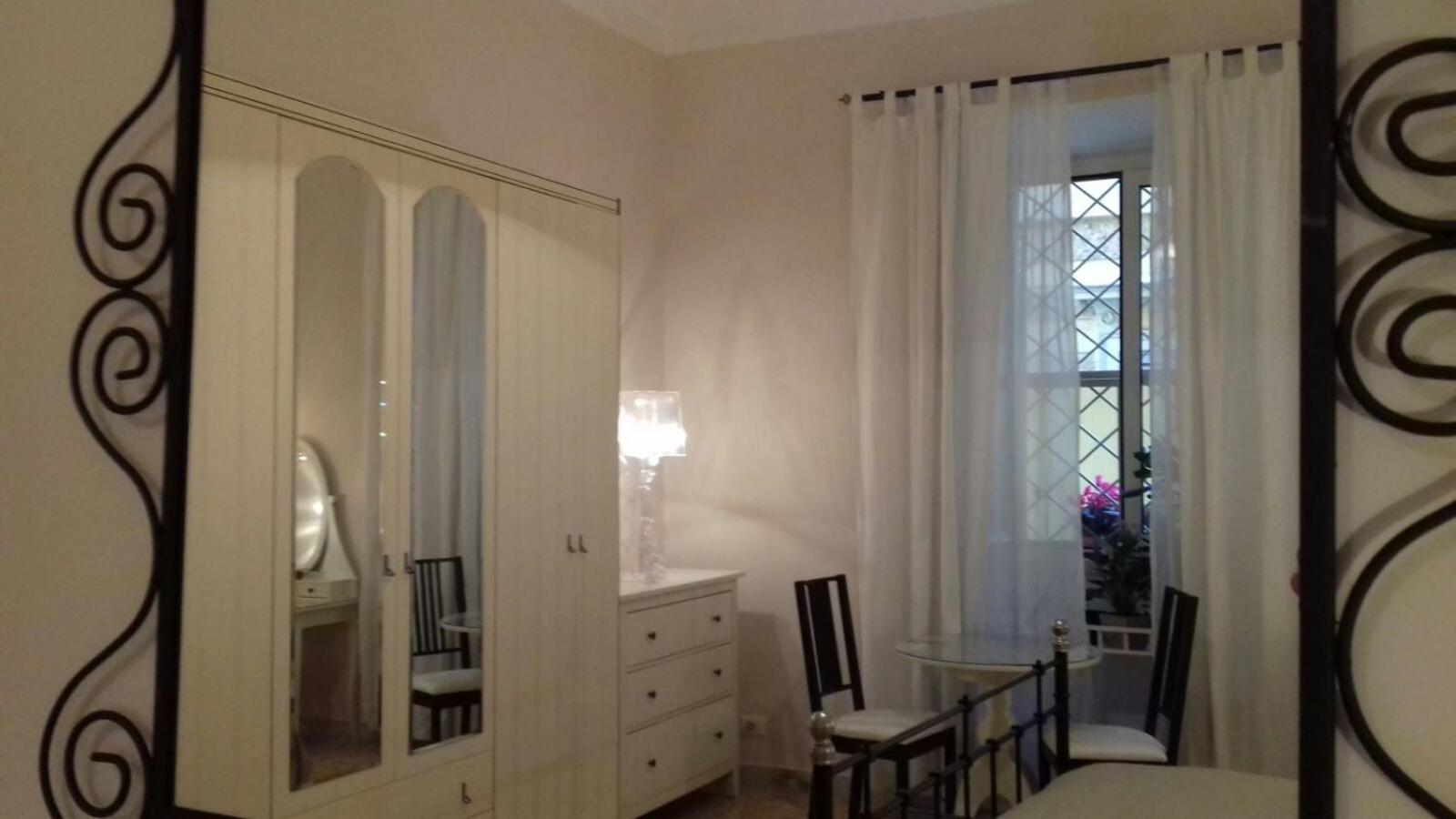 Triple Room with Shared Bathroom photo 3