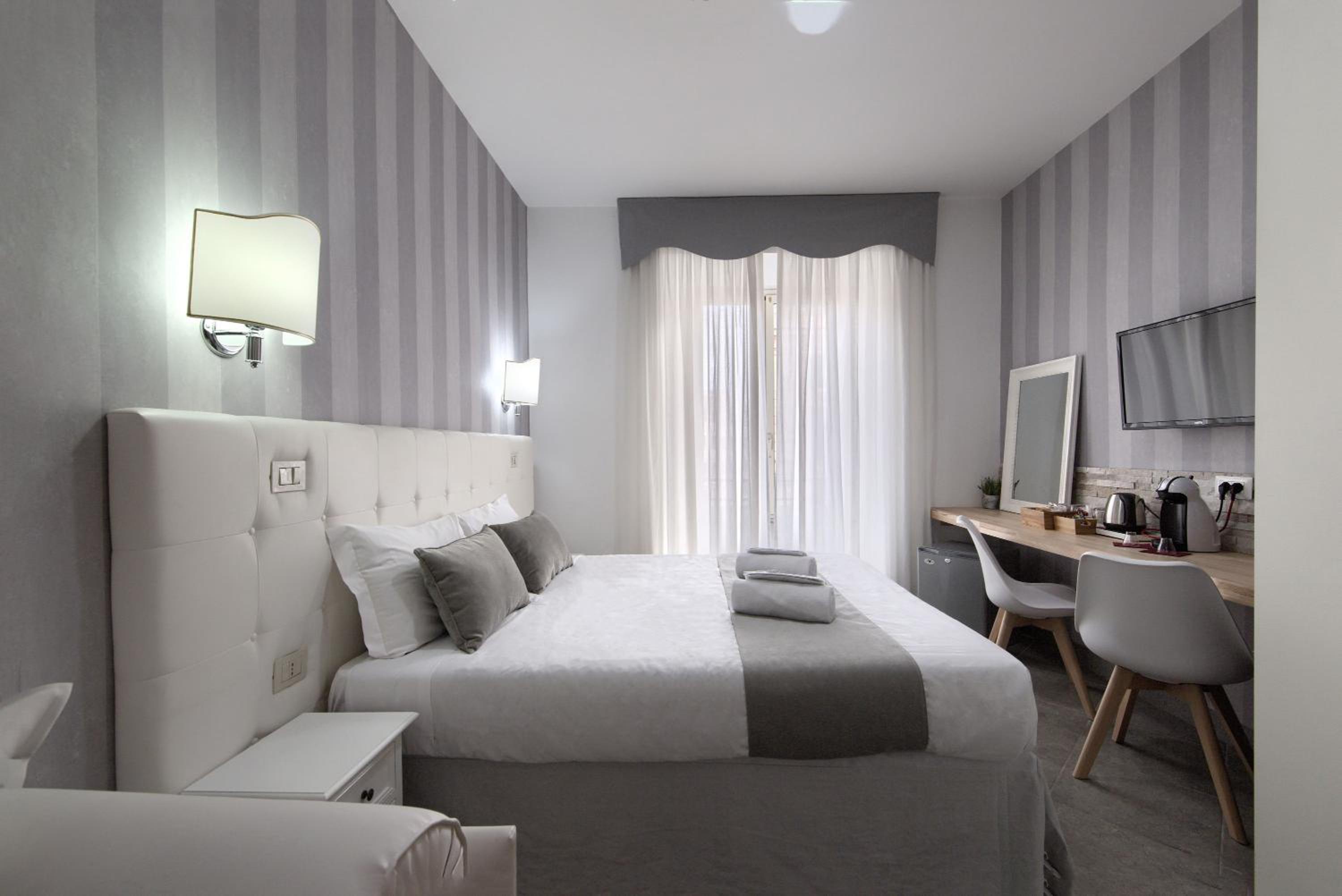 Superior Triple Room photo 3